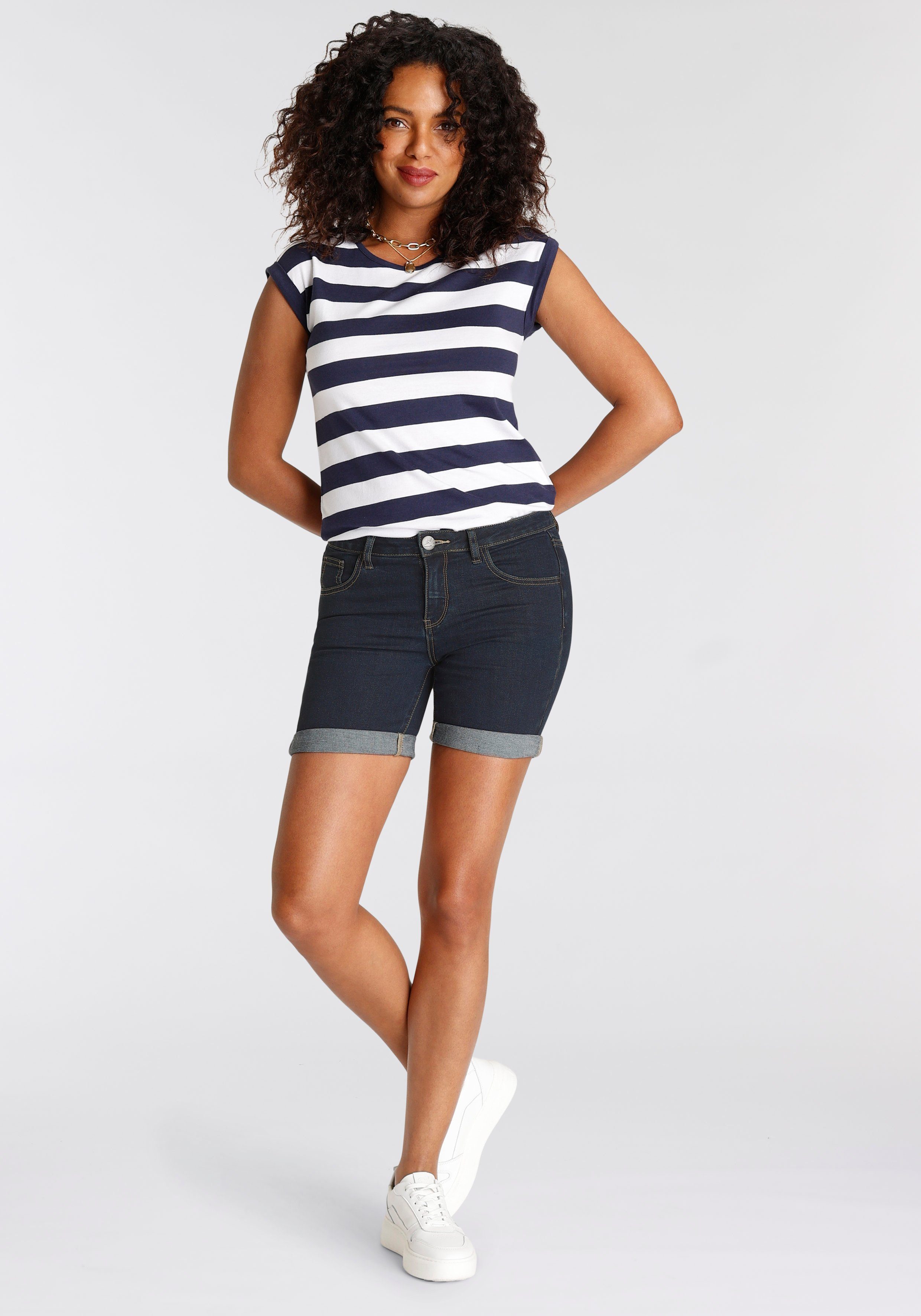 Arizona Jeansshort Ultra Stretch extra strak gesneden, opgerolde beenafsluitingen