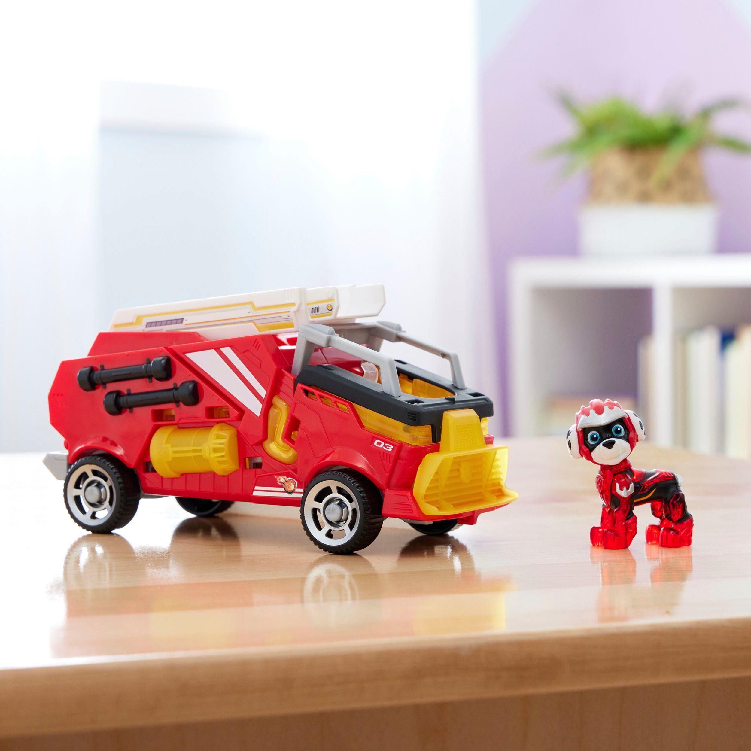 Spin Master Speelgoedauto Paw Patrol - Movie II - Basic Themed Vehicles Marshall van marshall bluseenheid met puppyfiguur, licht- en geluidseffect