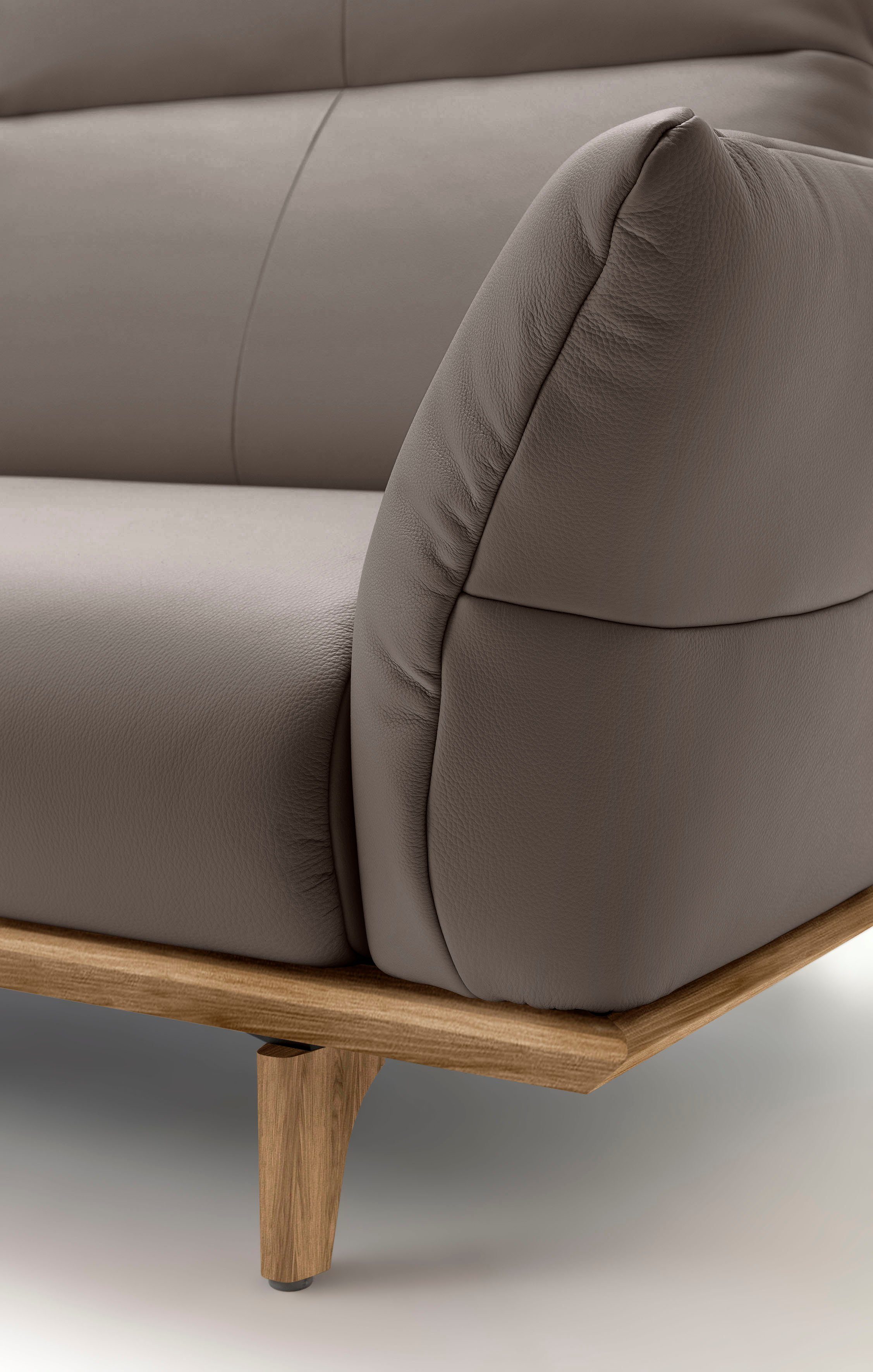 Creation BY ROLF BENZ 3,5-zitsbank Hs.460 Onderstel en poten in walnotenhout, breedte 228 cm