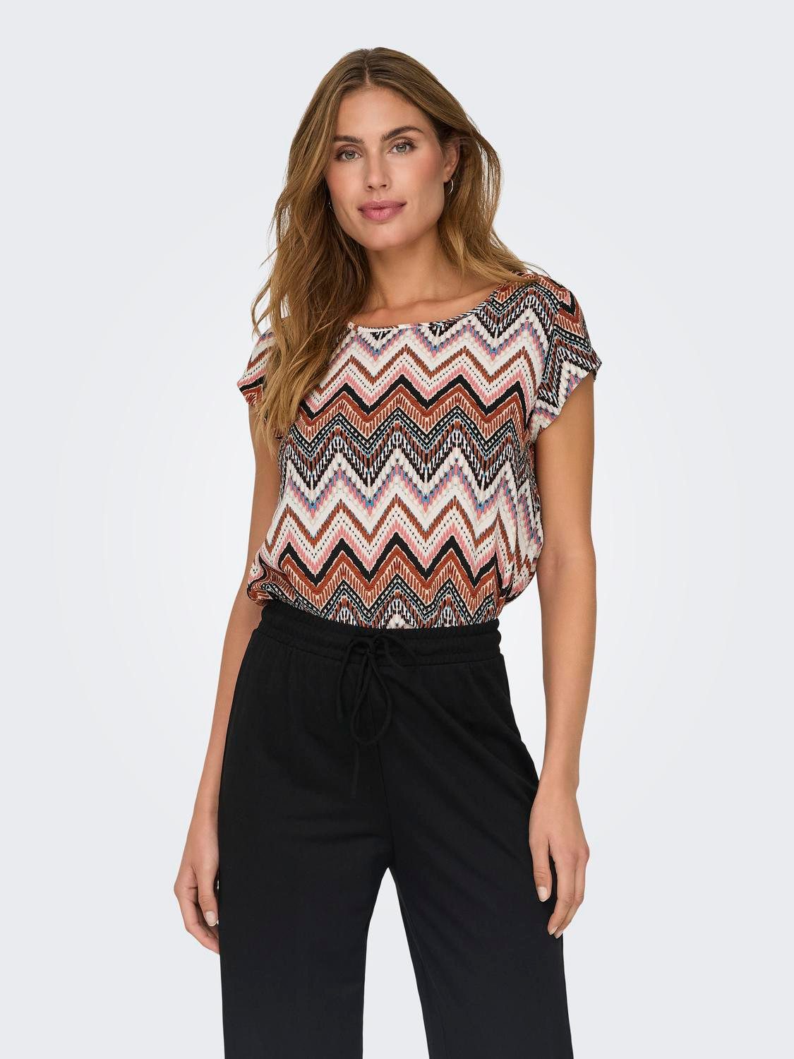Only Shirtblouse ONLVIC S/S AOP TOP NOOS PTM