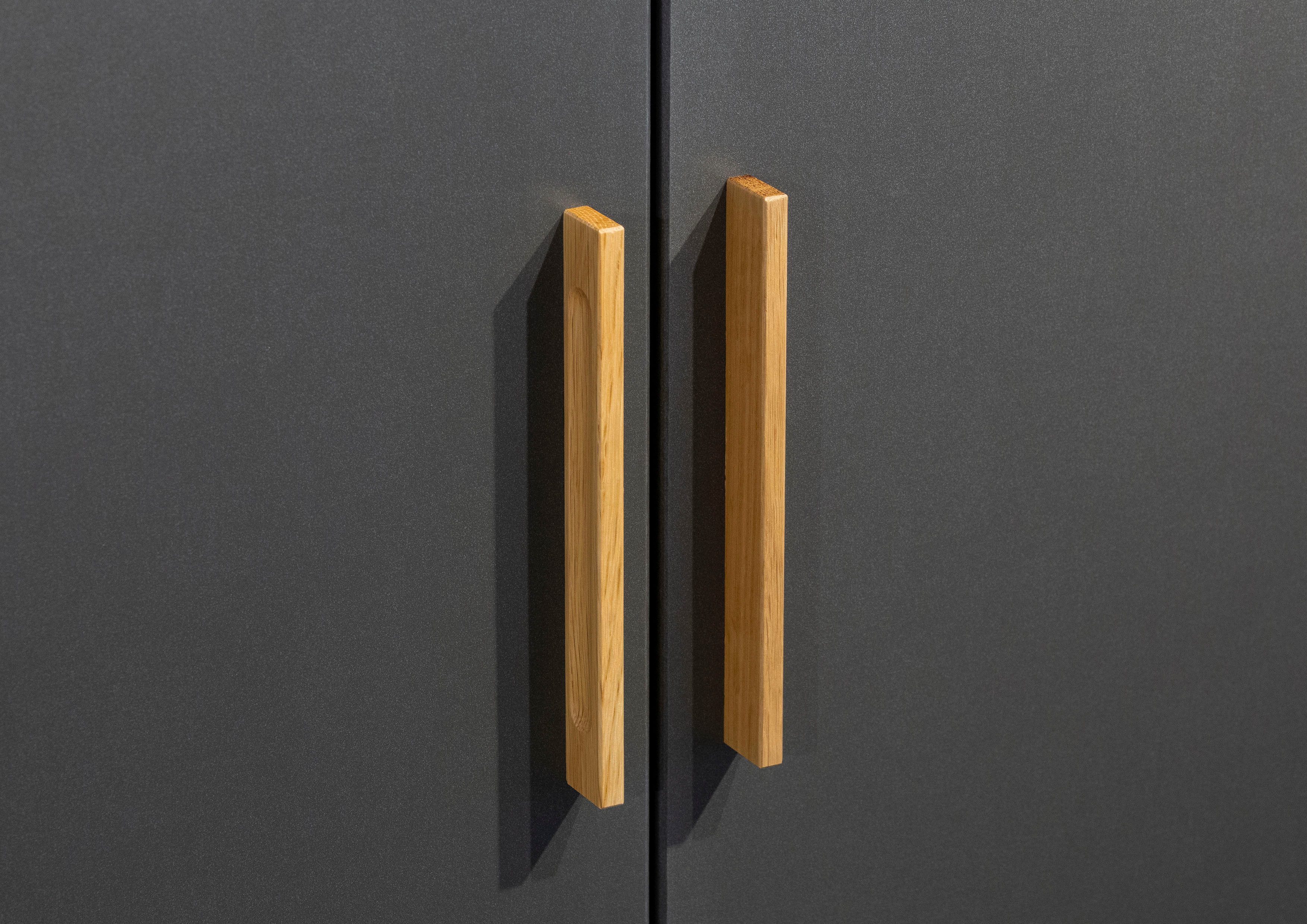 rauch Draaideurkast Kledingkast kast garderobe waskast SHINJO Grepen en voeten van massief hout met 2 lades MADE IN GERMANY