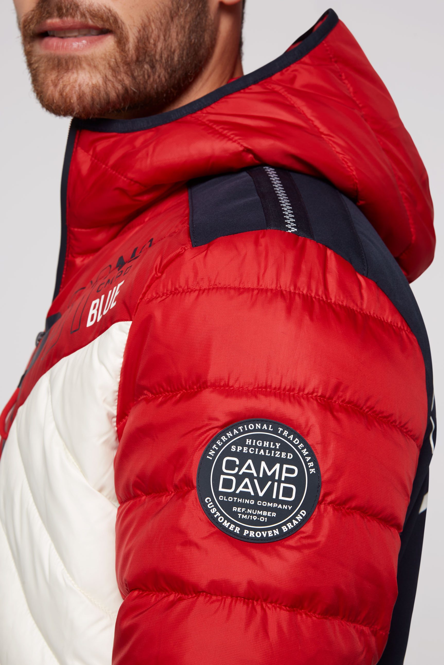 CAMP DAVID Gewatteerde jas met kleur-blokkering en rug-print