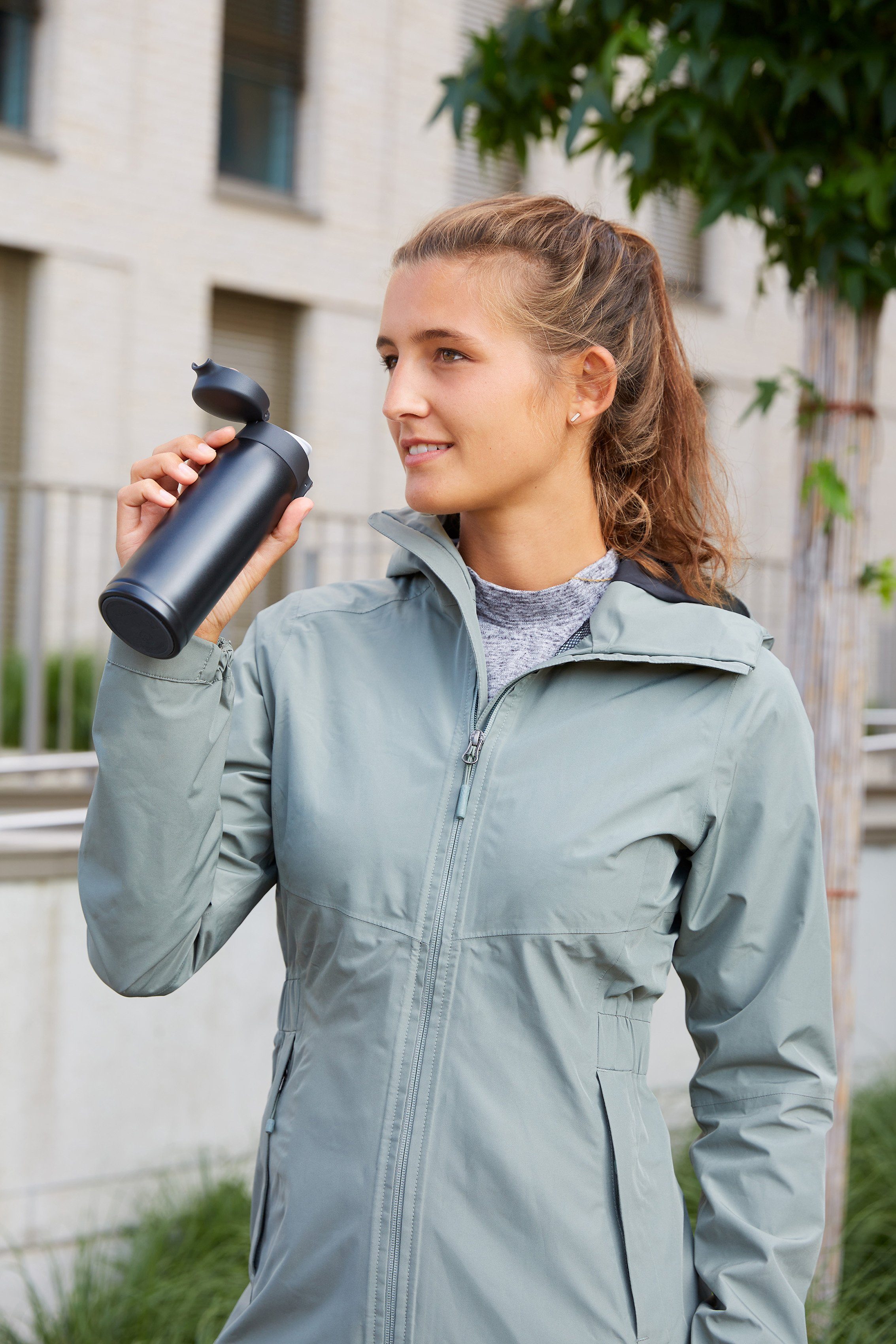 Emsa Thermosbeker Travel Mug Light 0,4l, licht, roestvrij staal, klapvergrendeling, 100% dicht, 8u heet/16u koud