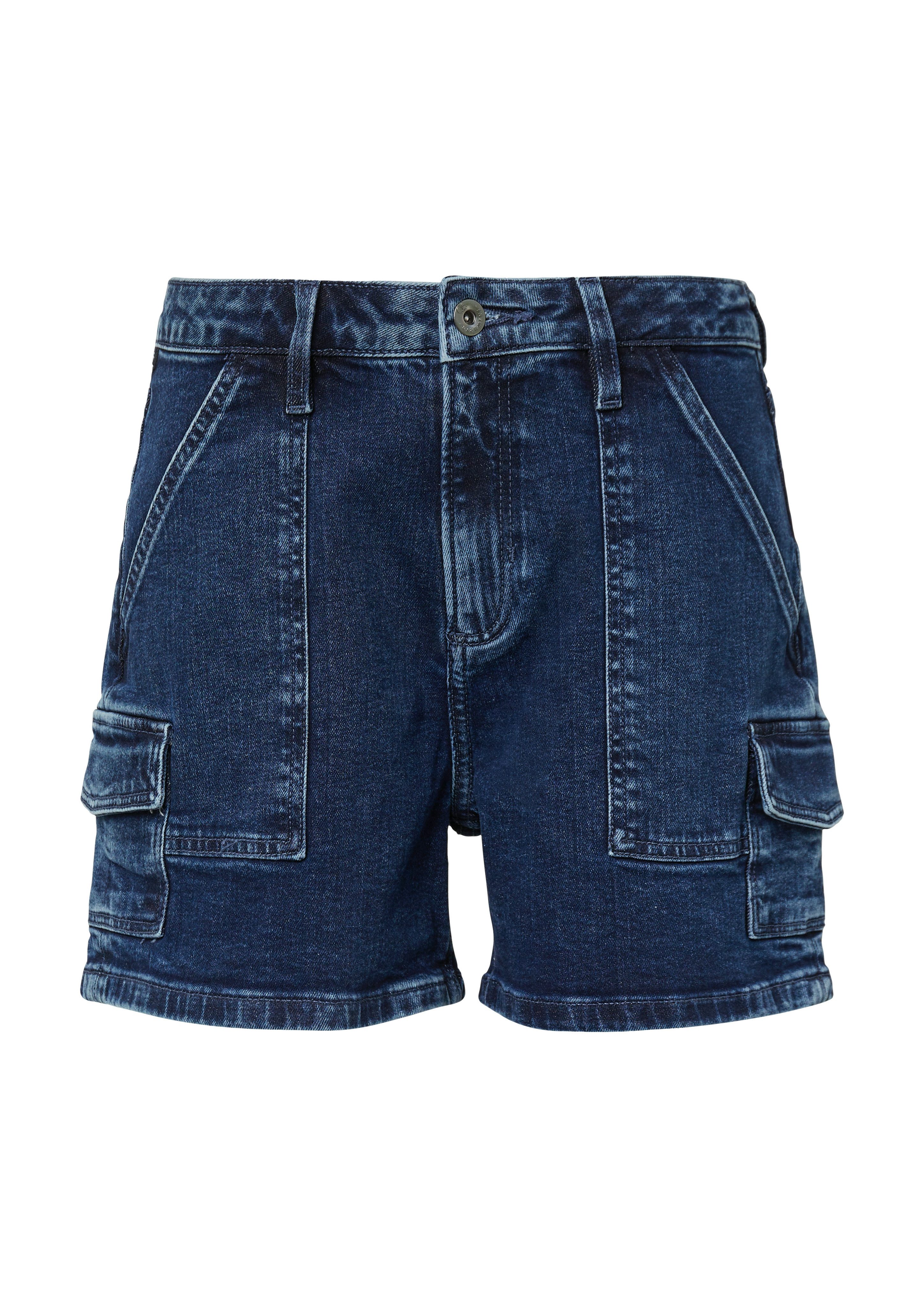 Q/S designed by Short met zakken