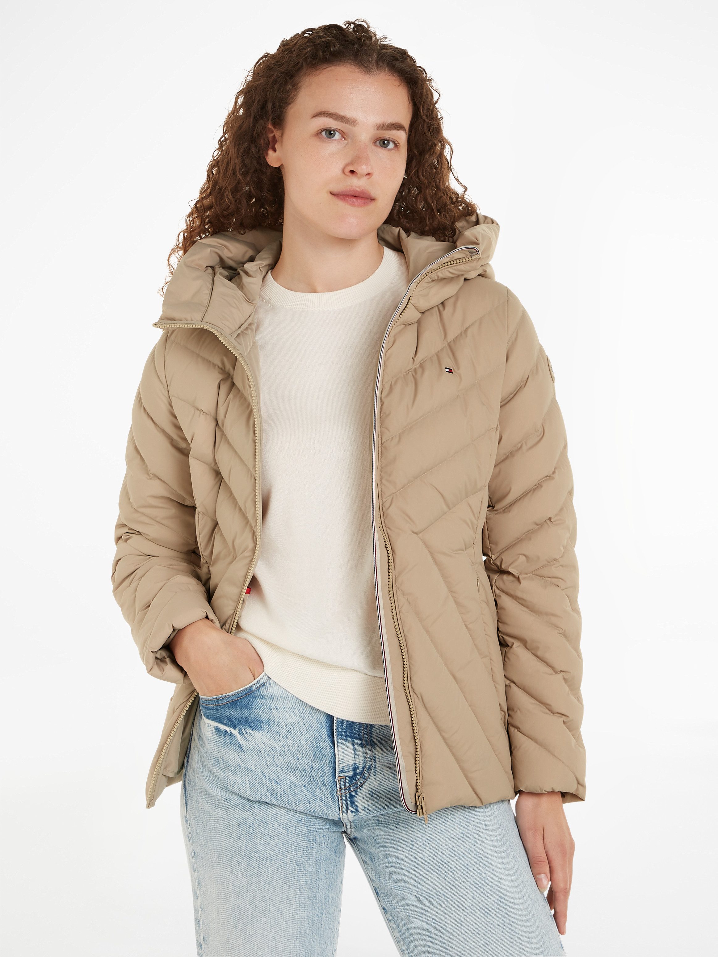 Tommy Hilfiger Gewatteerde jas CHEVRON MW PADDED JACKET met gemiddelde vulling en merklabel