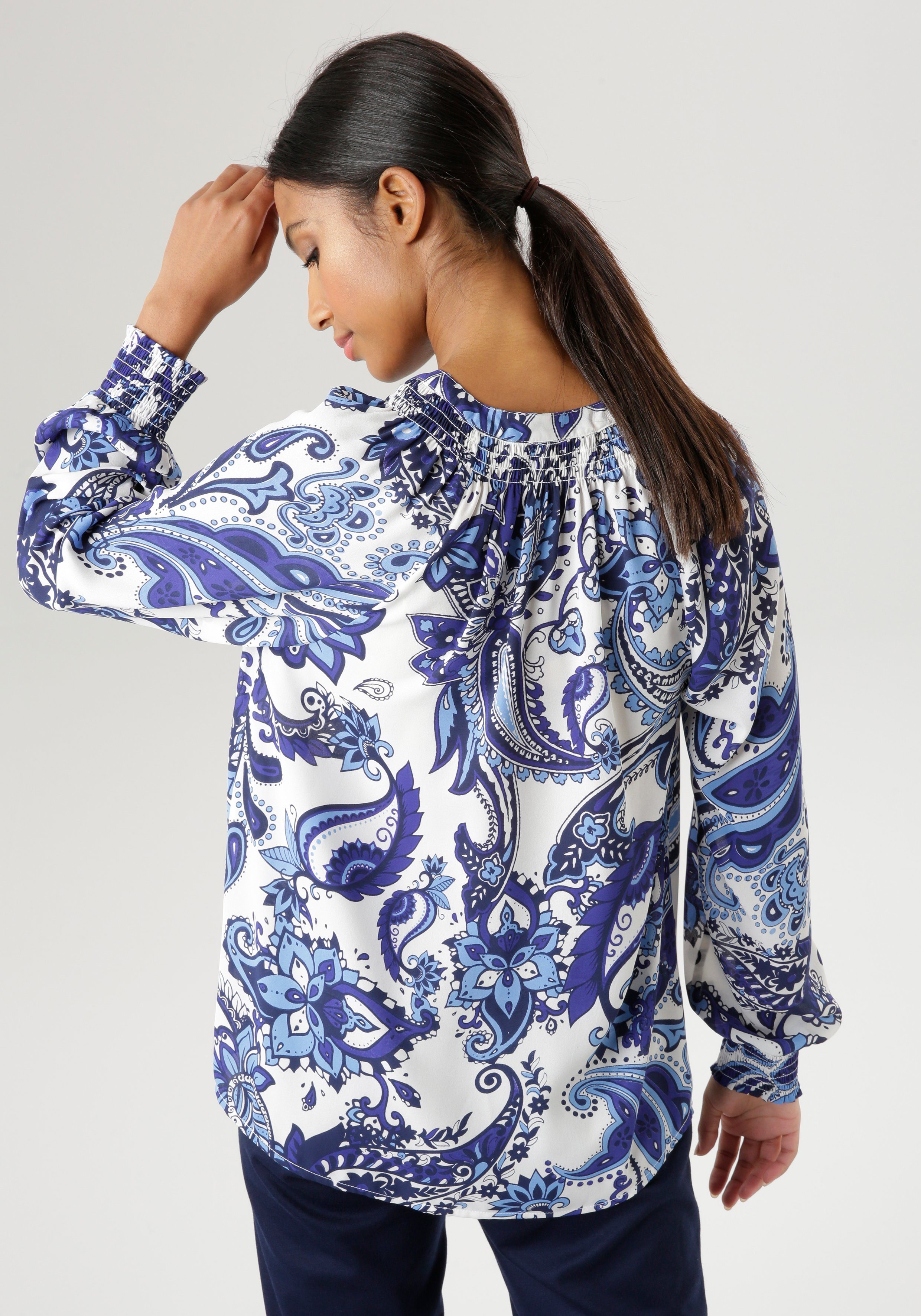 Aniston SELECTED Blouse zonder sluiting met donkerblauwe sierparels aan de bindbanden