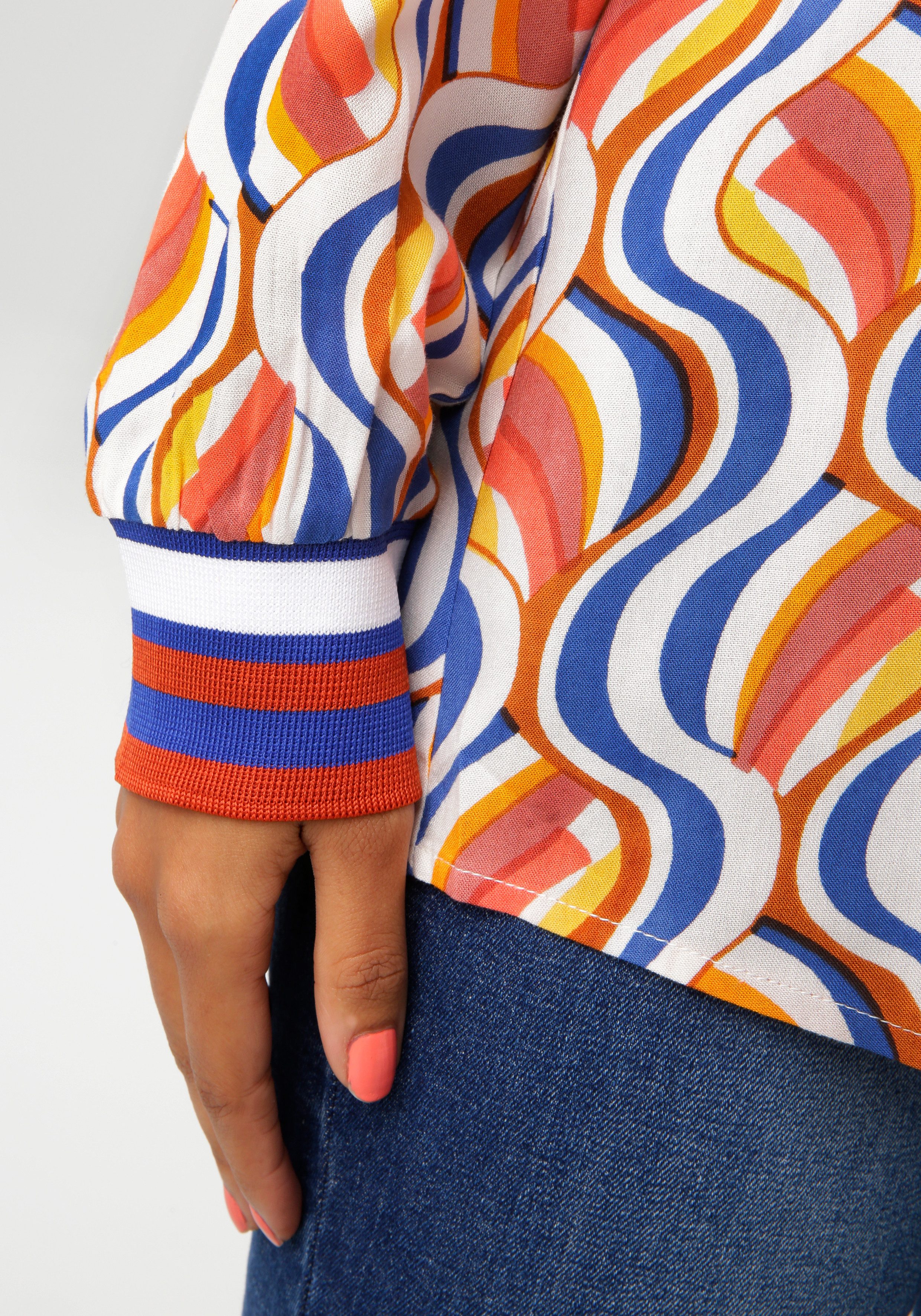 Aniston CASUAL Blouse zonder sluiting met interessant retro-patroon