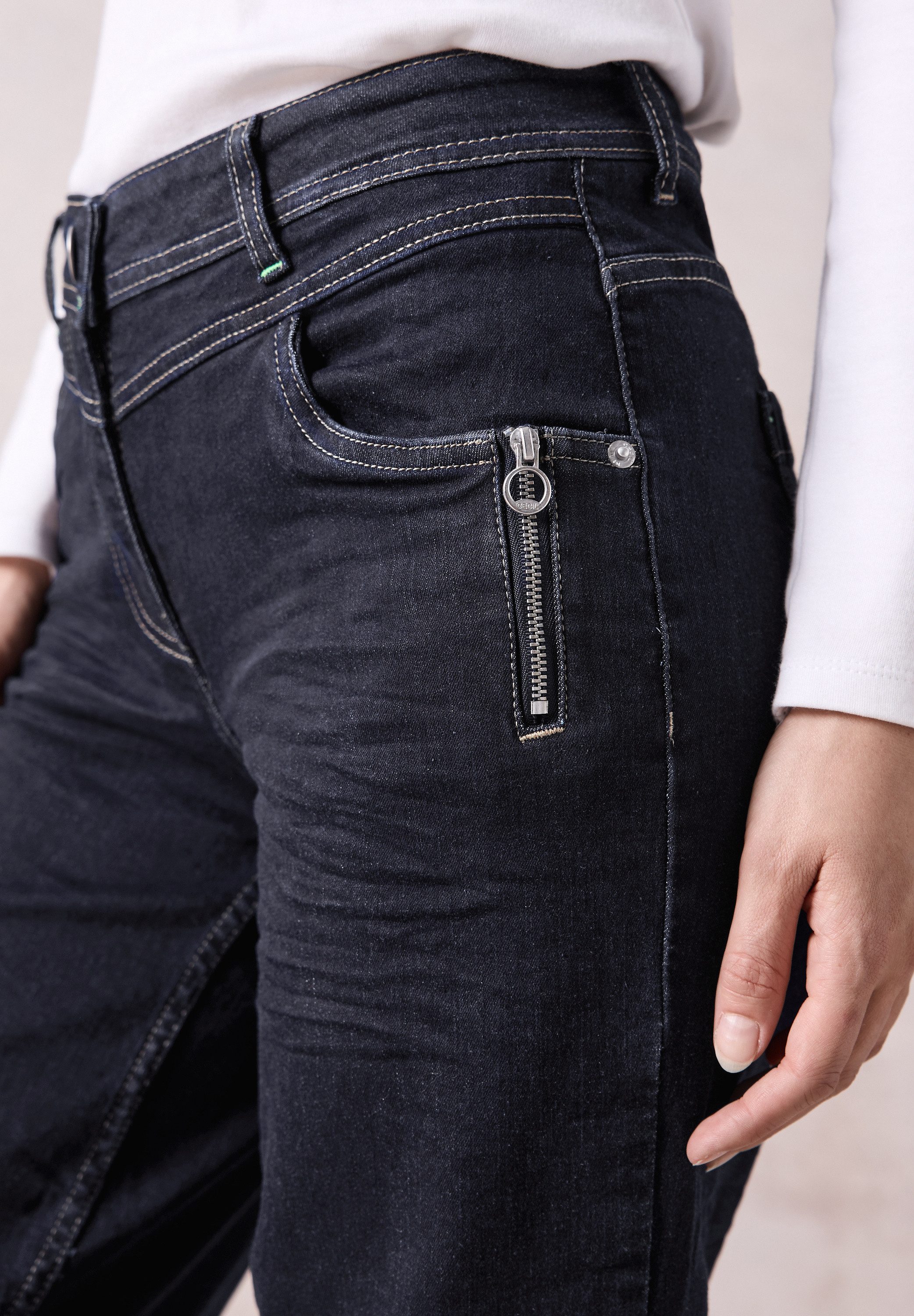 Cecil Loose fit jeans Style Neele in five-pocketsstijl