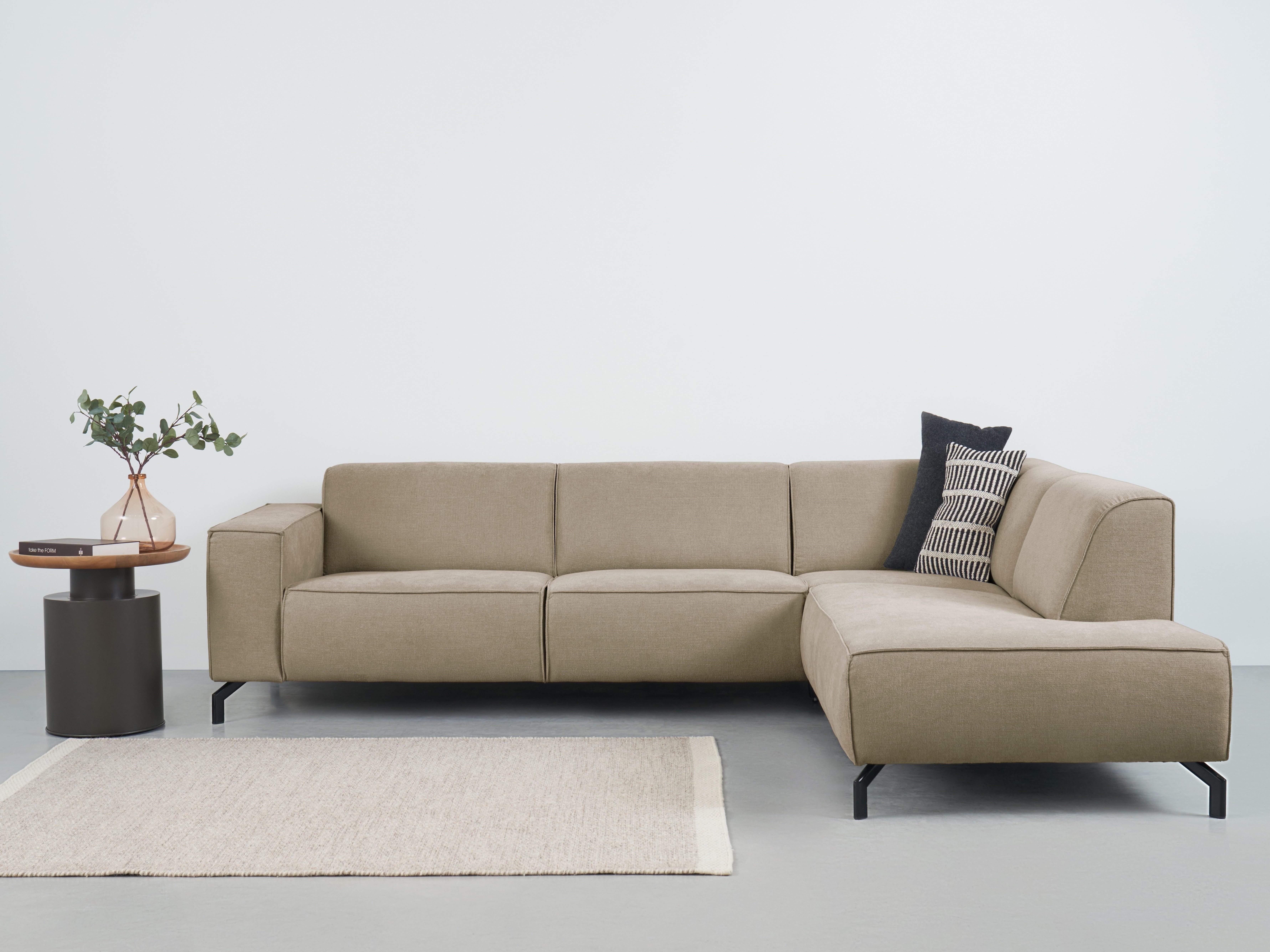 Places of Style Hoekbank Lorcan, breedte 275 cm, zacht zitgevoel met zwarte metalen poten, lederlook en zachte structuurstof