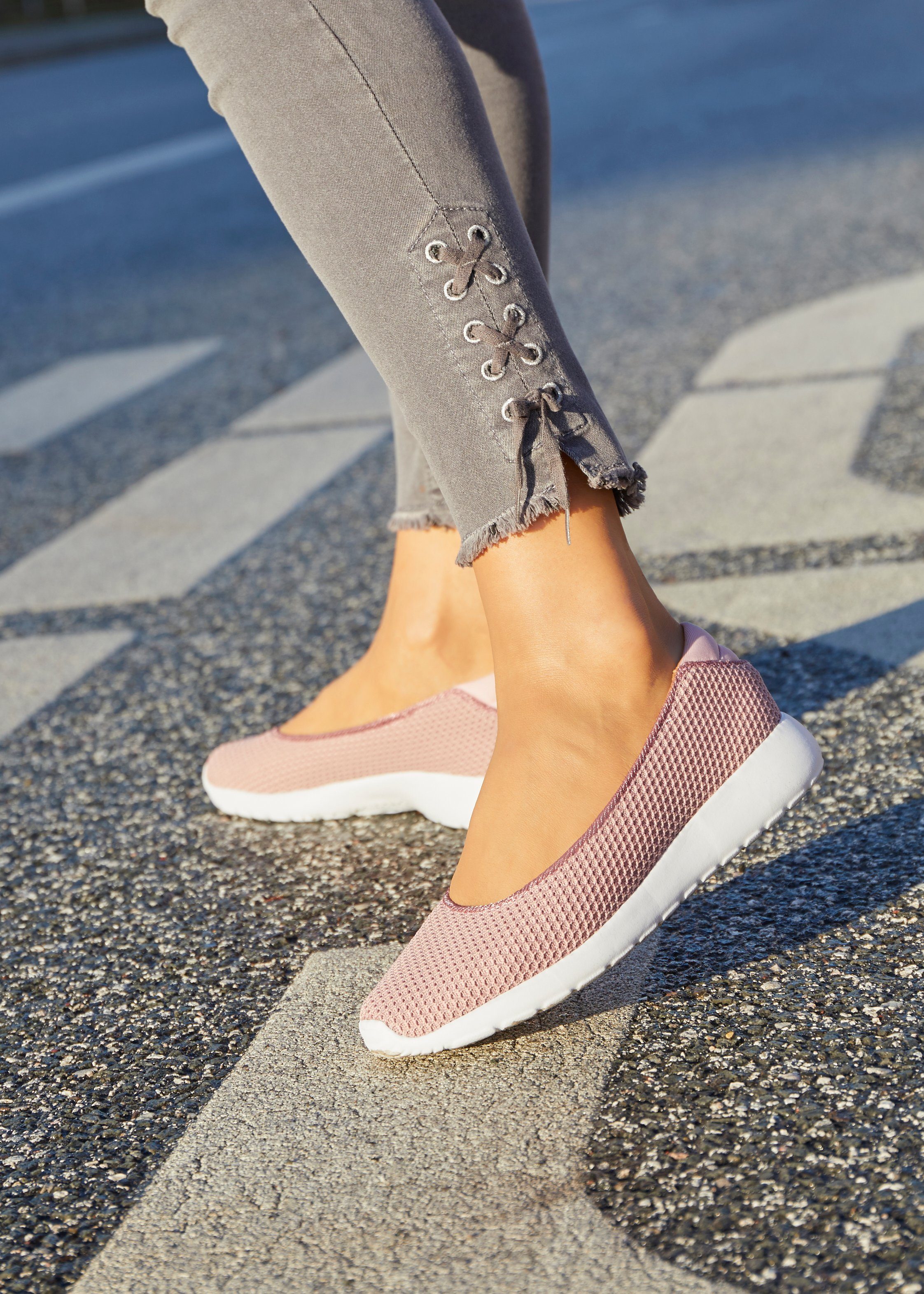 Lascana Ballerina's Vrijetijdsschoen, slippers, lage schoen, Vrijetijdsschoen, slipper, lage schoen, sneaker slip-in, lichte mesh-look
