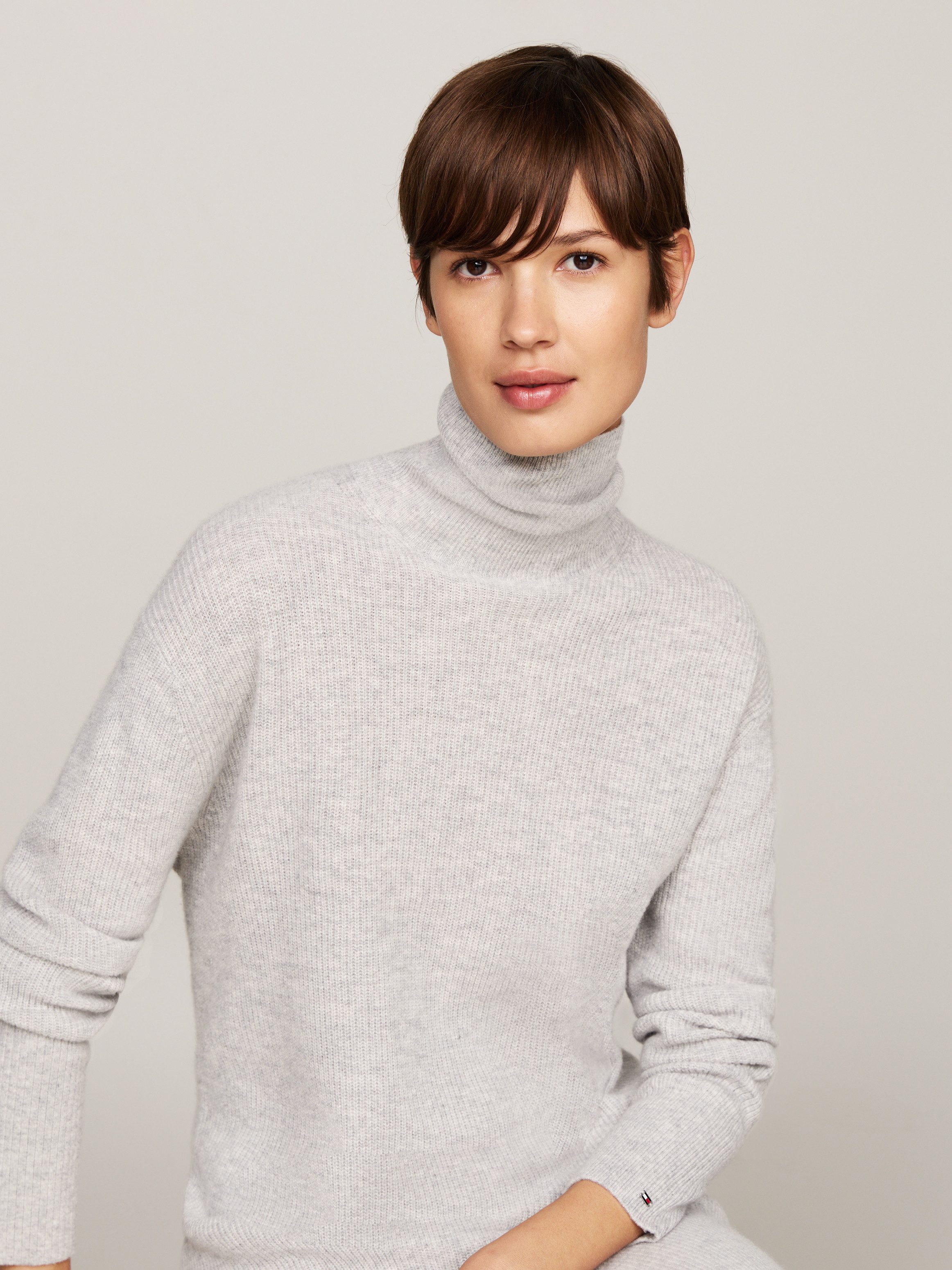Tommy Hilfiger Gebreide jurk WOOL CASH ROLL-NK LONG DRESS met logo-borduursel in riblook