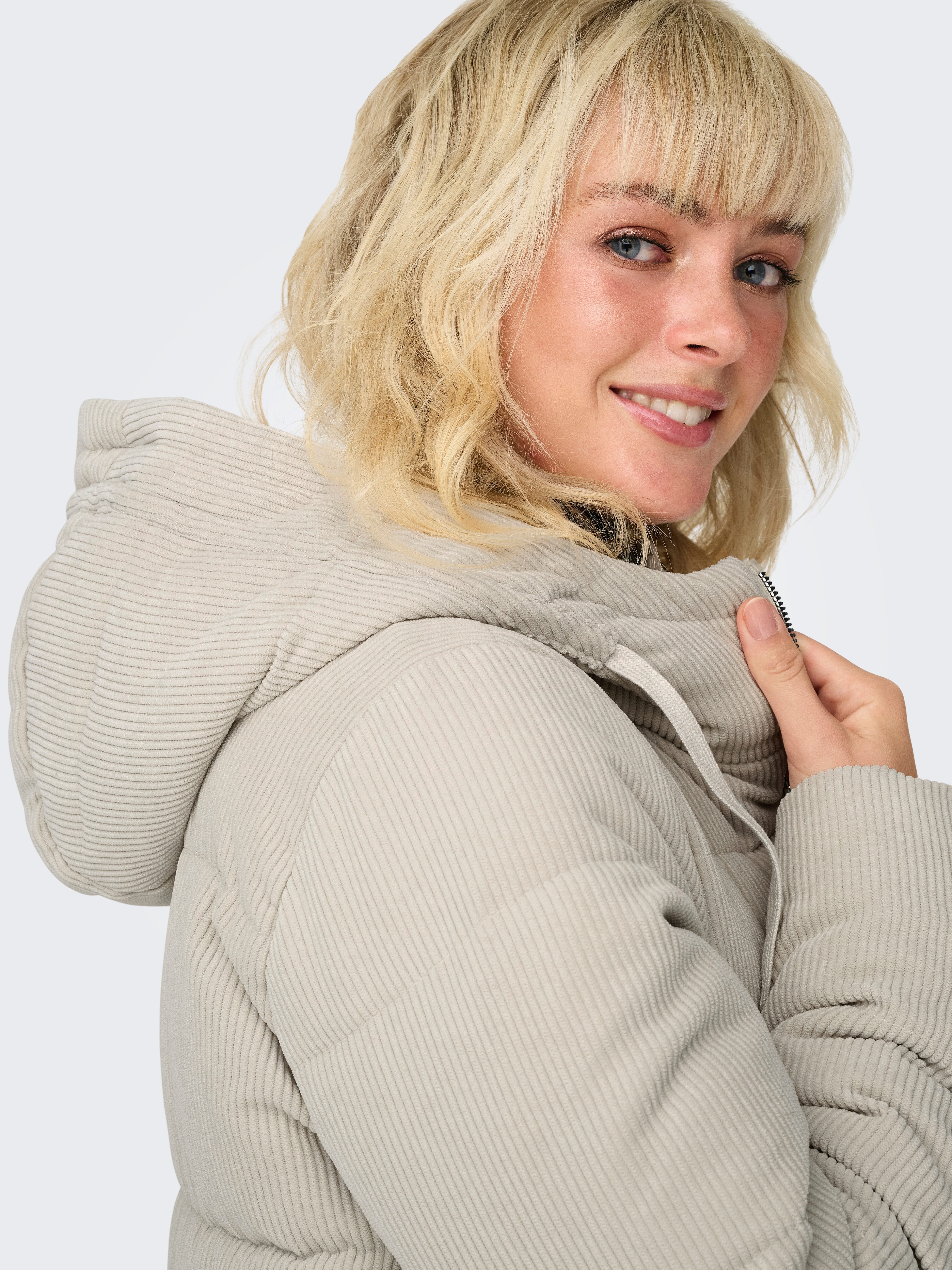 Only Gewatteerde jas ONLDOLLY LONG CORDUROY PUFFER OTW
