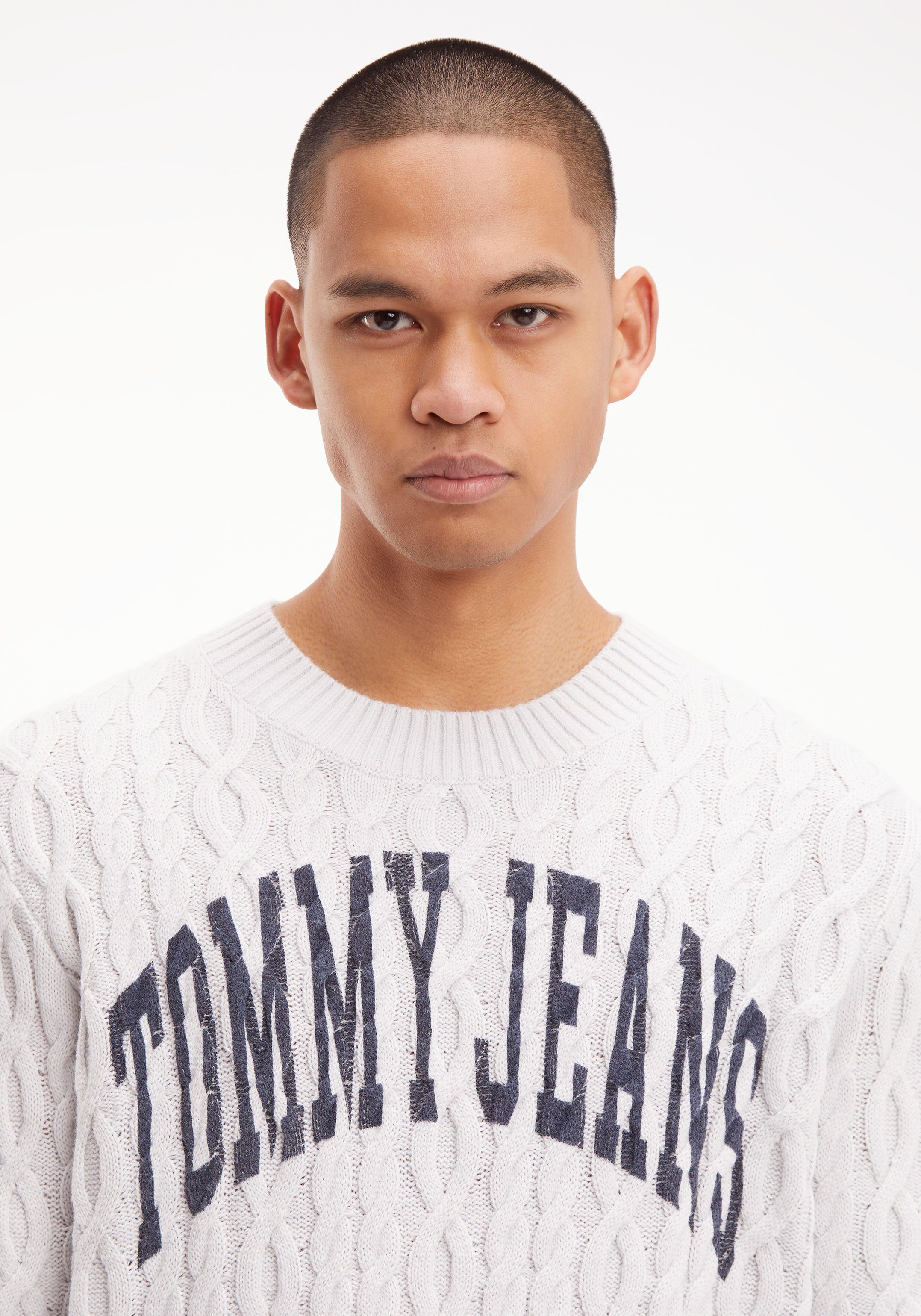 TOMMY JEANS Gebreide trui TJM RLXD COLLEGIATE SWEATER