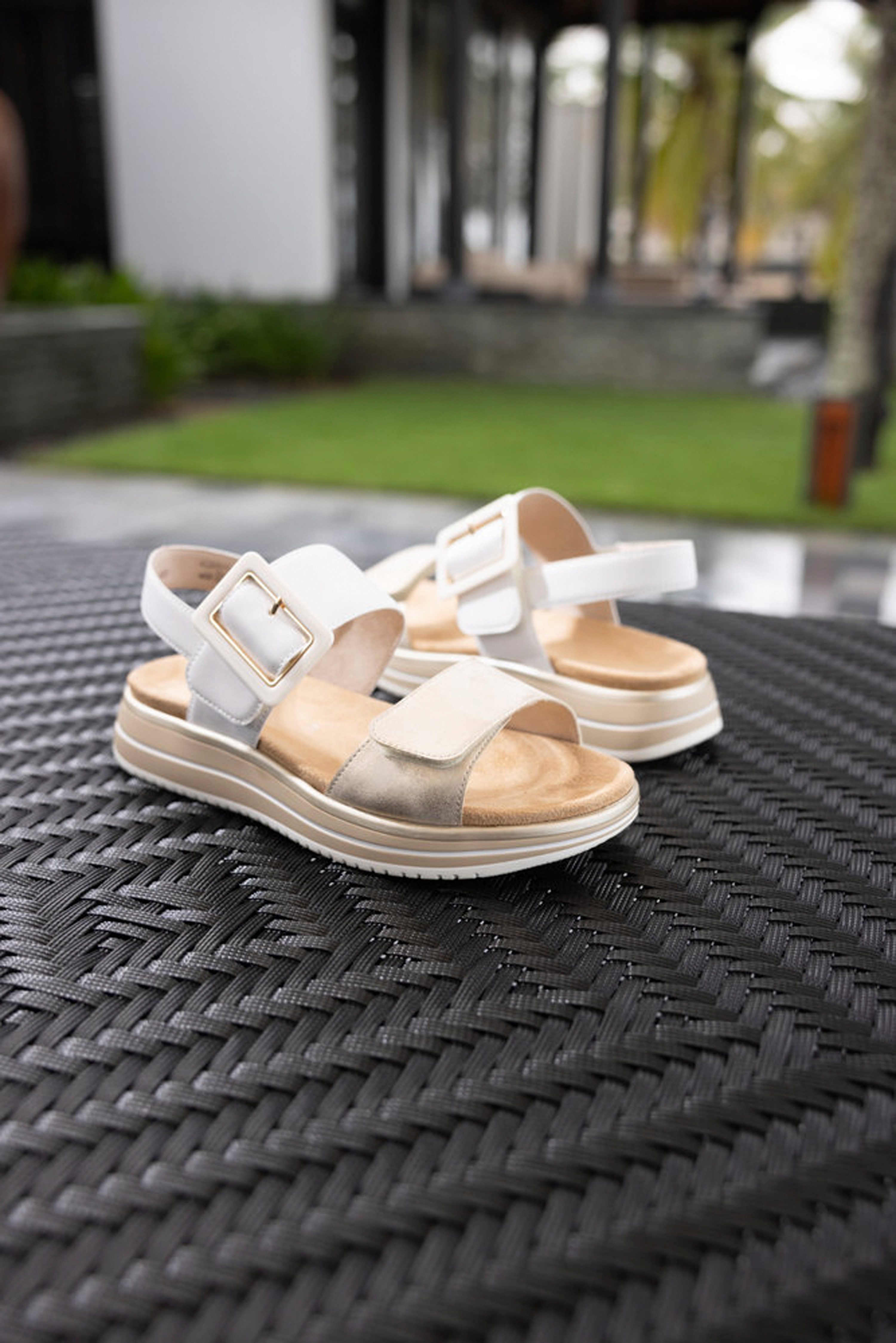 Remonte Sleehaksandaaltjes , zomerschoen, riemensandaal met comfortabel soft voetbed