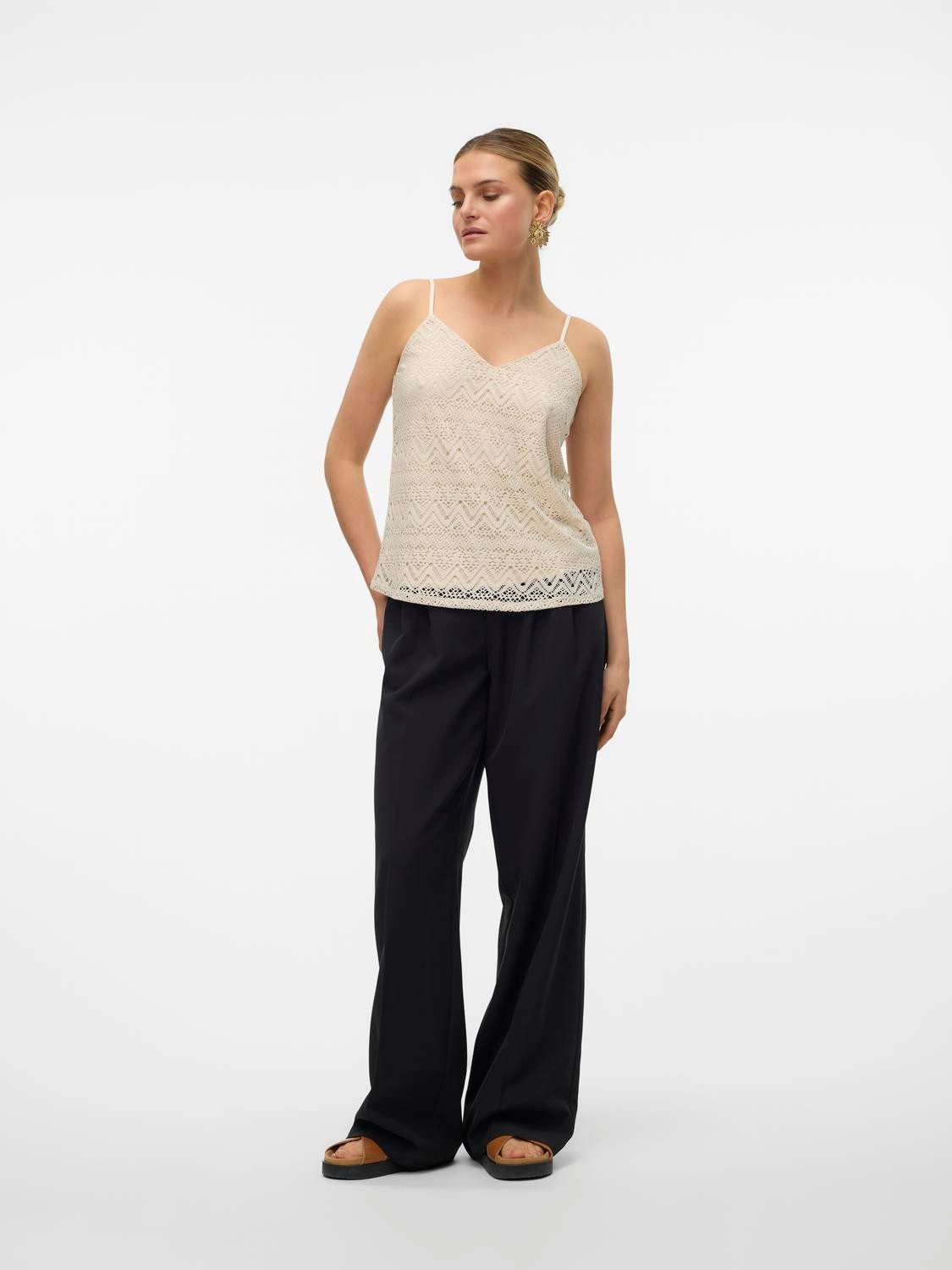 Vero Moda Top met spaghettibandjes VMMAYA V-NECK SINGLET TOP JRS SPE
