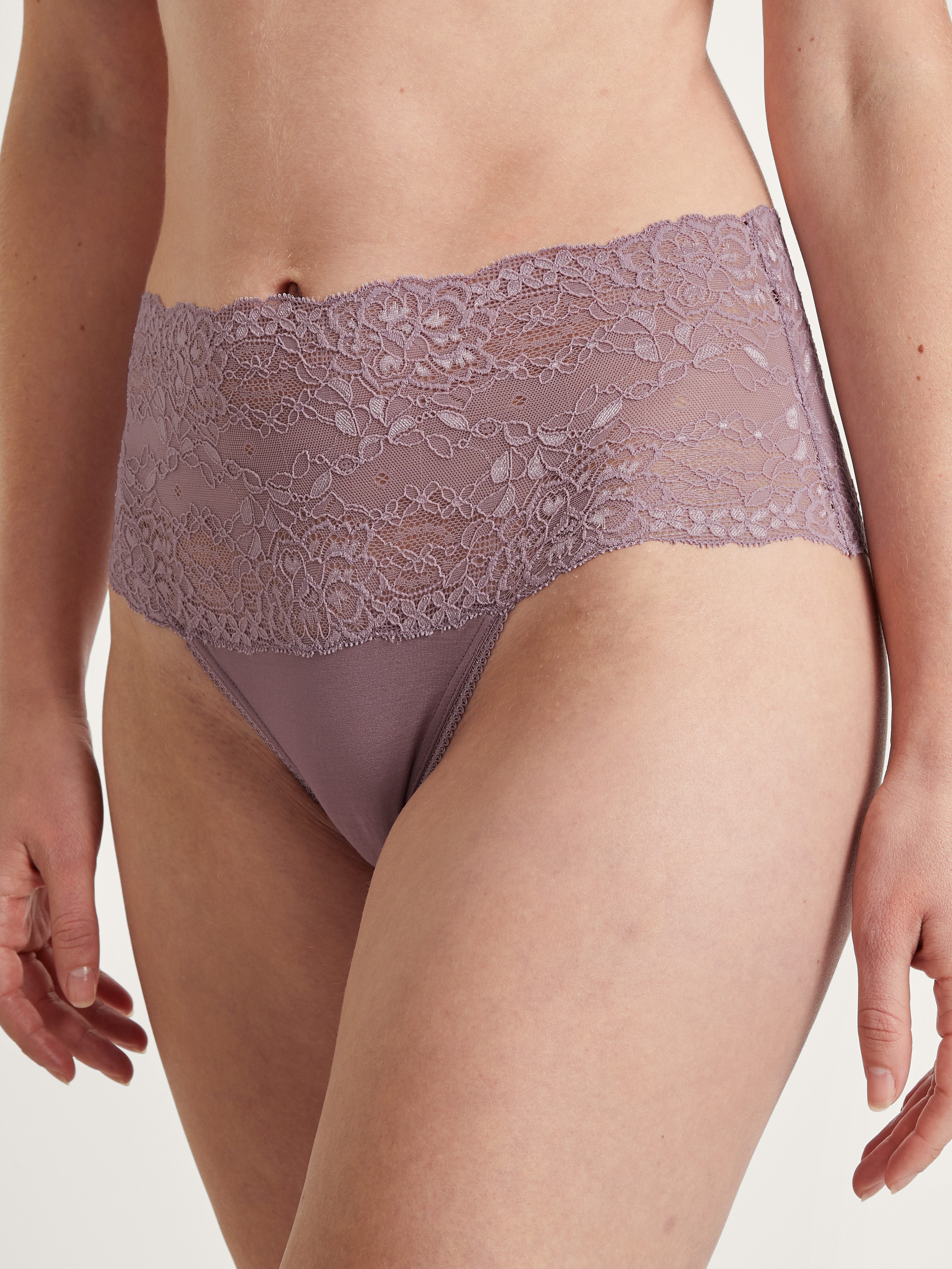 CALIDA Slip Sensual Secrets met brede, transparante kantband