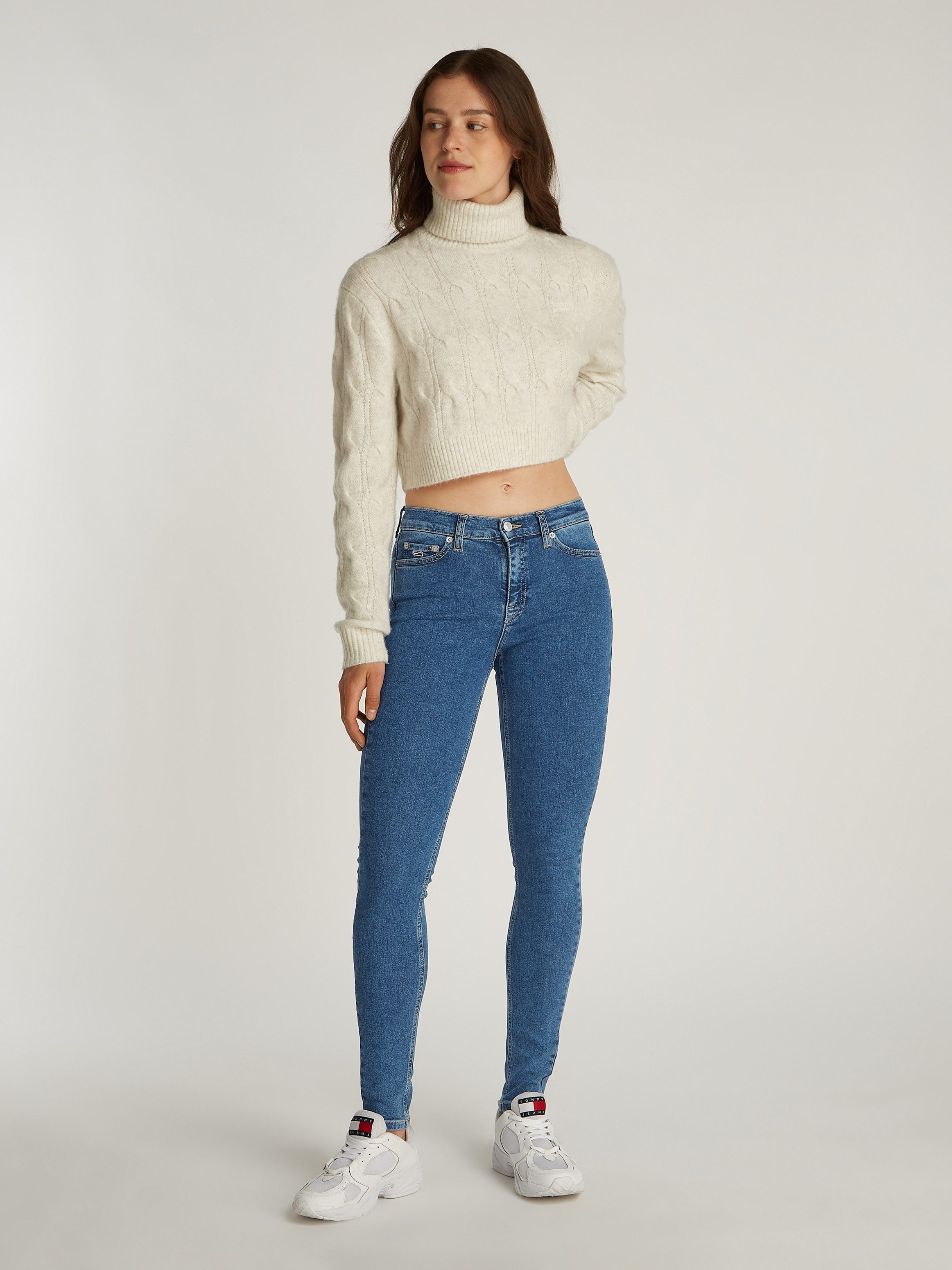 TOMMY JEANS Skinny fit jeans Nora Mid Rise Skinny Fit met wasbeurt met logo-badge