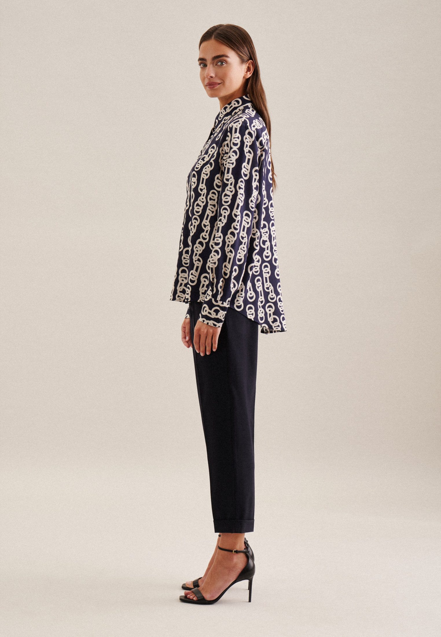 seidensticker Overhemdblouse Zwarte roos Lange mouwen kraag kettingenprint