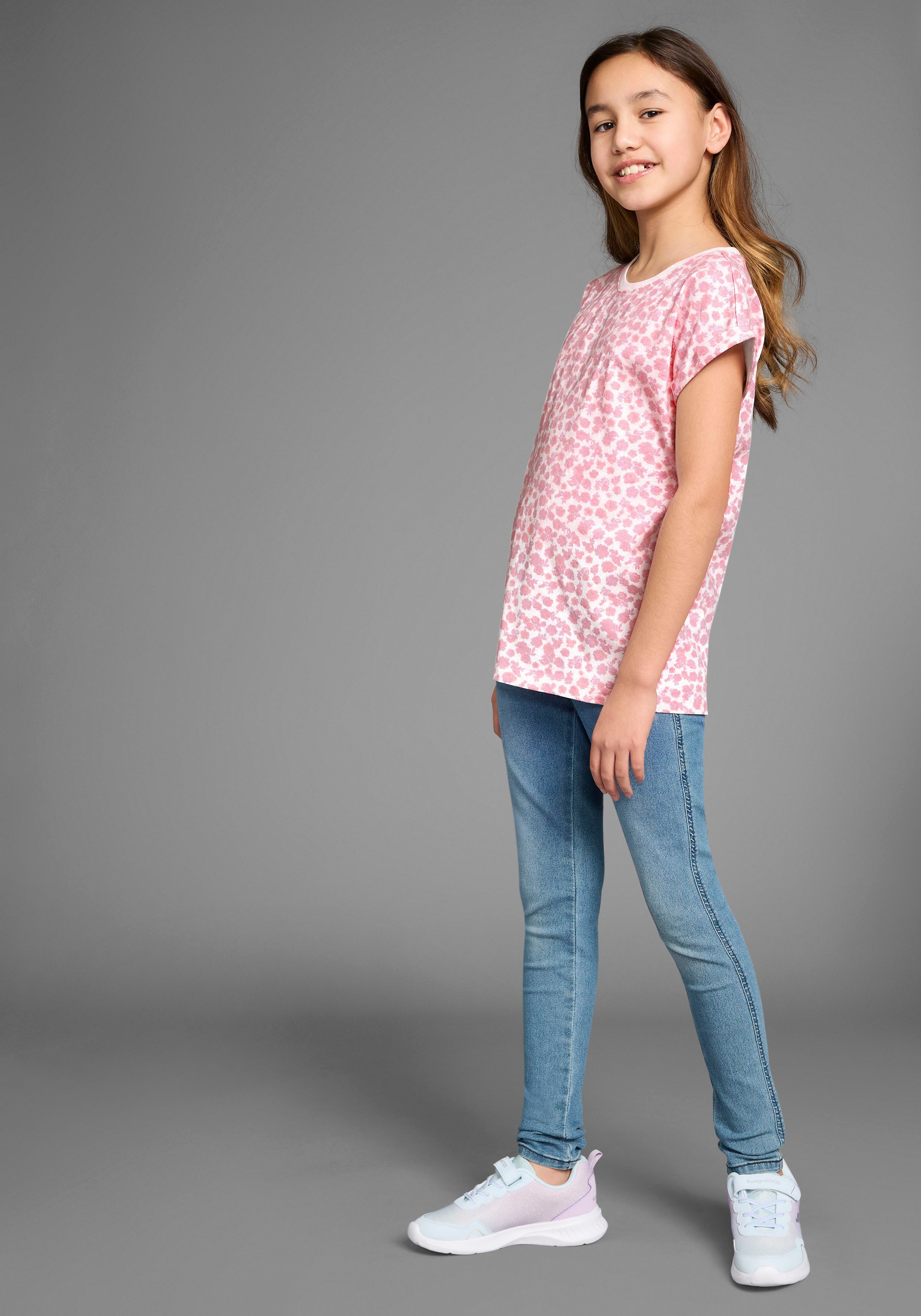 KangaROOS T-shirt All-over-motief Korte mouwen, comfortabele pasvorm, van jersey stof, elastisch materiaal