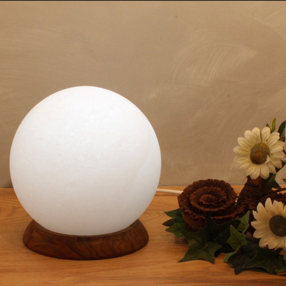 HIMALAYA SALT DREAMS Zoutkristal-tafellamp Planeet Met de hand gemaakt van zoutkristal - iedere steen uniek, ca.3 kg (1 stuk)