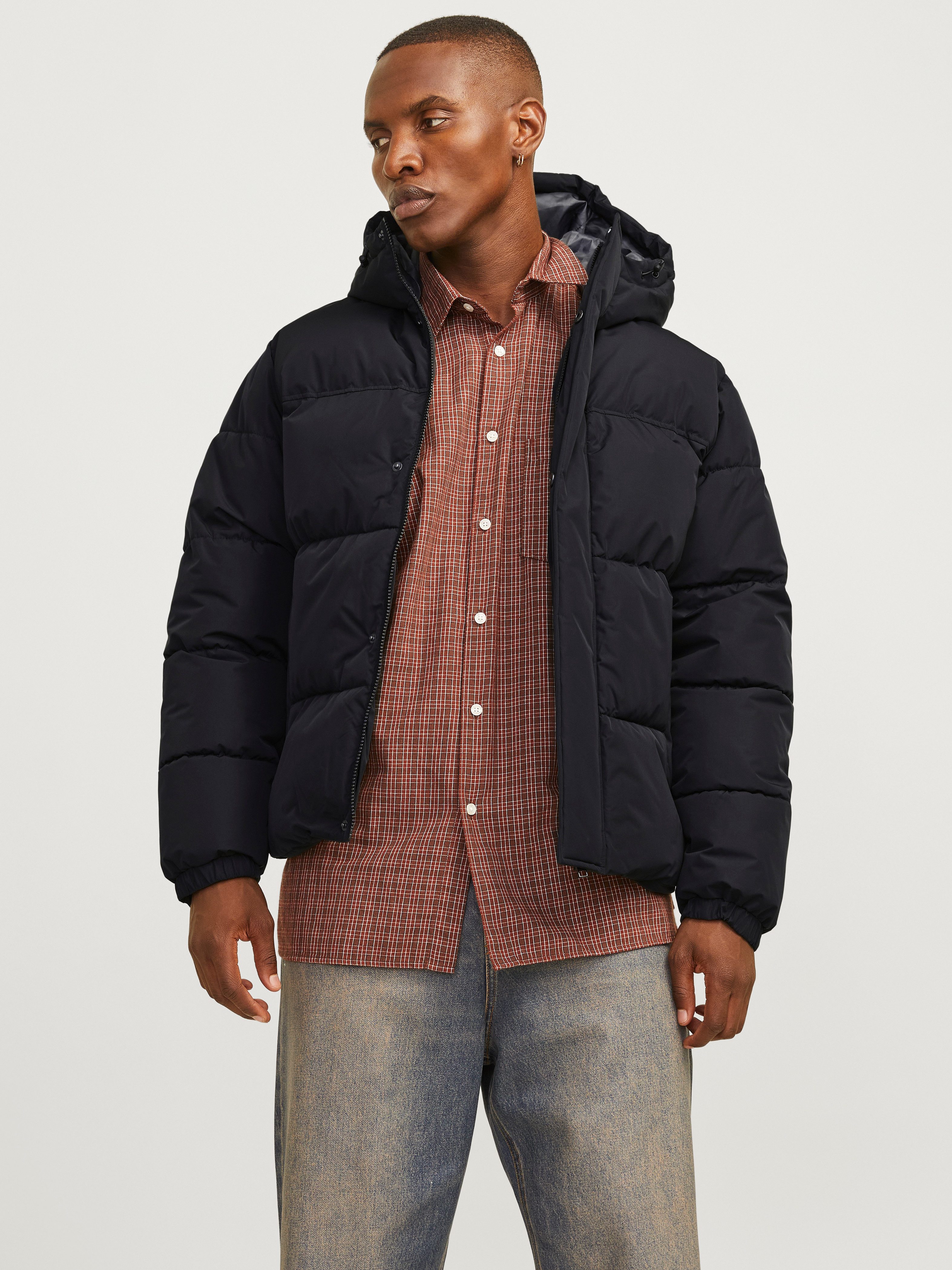Jack & Jones Gewatteerde jas JJEBRADLEY PUFFER HOOD SN heren softshelljassen maat XS zwart