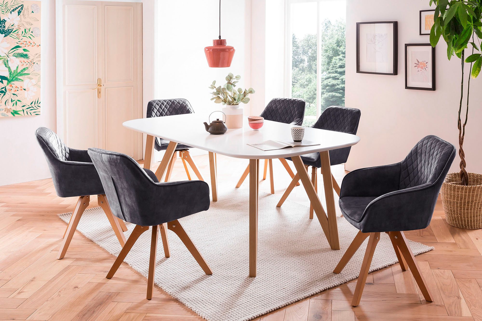 SalesFever Stoel met armleuningen Växjö - Eetkamerstoel comfort en stijl Zitcomfort opnieuw gedefinieerd: 180° draaiplaat inbegrepen! (1 stuk)
