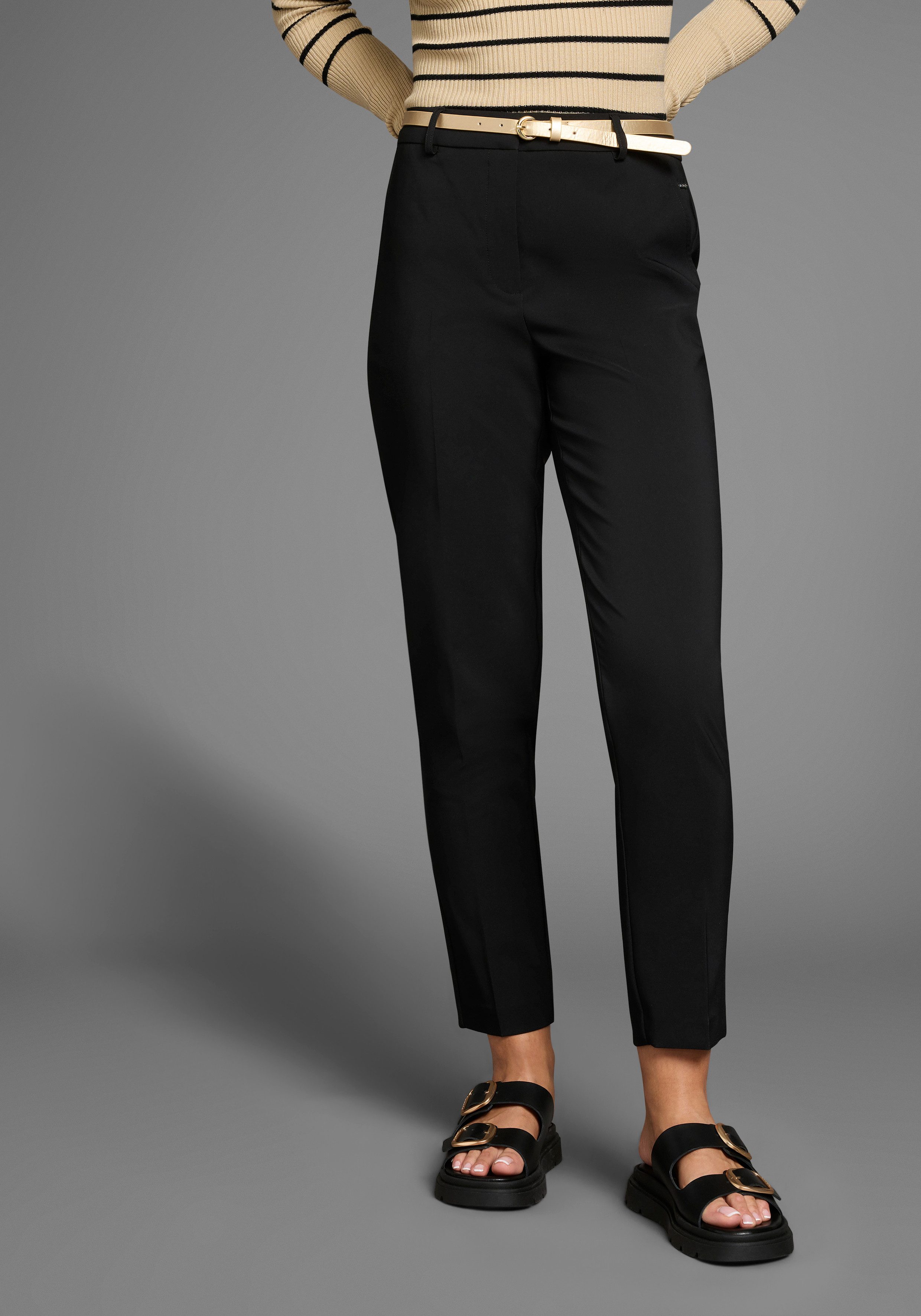 Laura Scott Chino met bijpassende riem