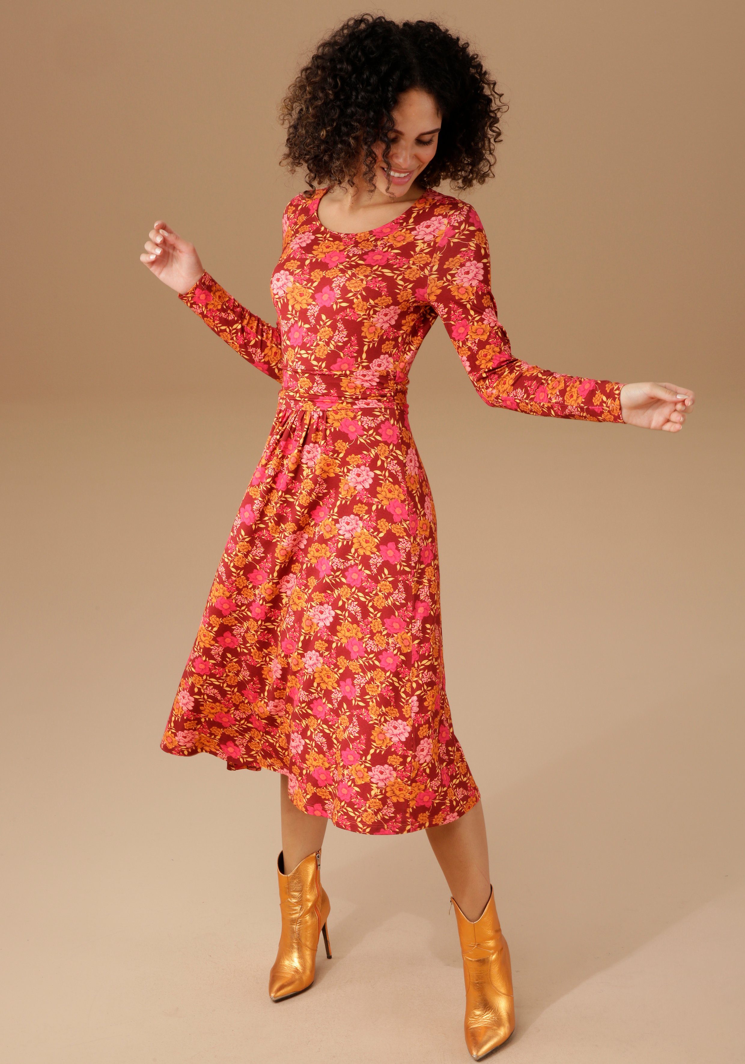Noodlottig dosis Aanstellen Aniston CASUAL Jerseyjurk met een romantische bloemenprint makkelijk  gekocht | OTTO
