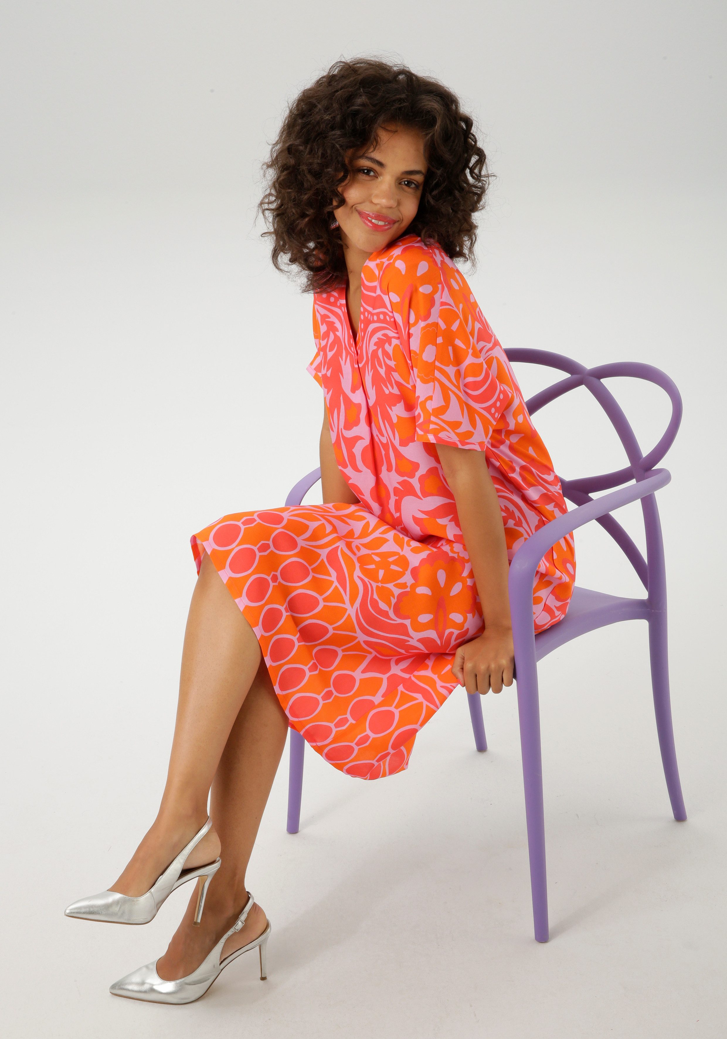 Aniston CASUAL Zomerjurk met extravagante grafische print nieuwe collectie