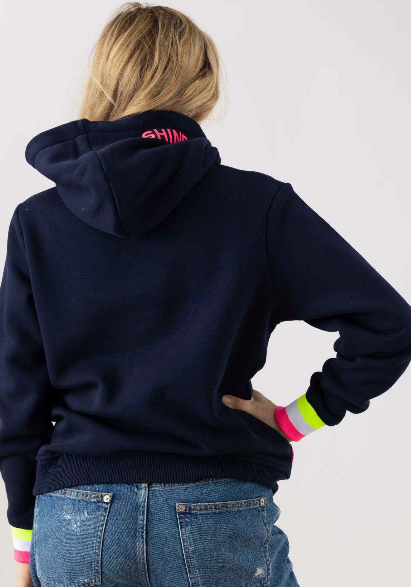 Zwillingsherz Hoodie Always Happy met smiley-print van frotté en neon details