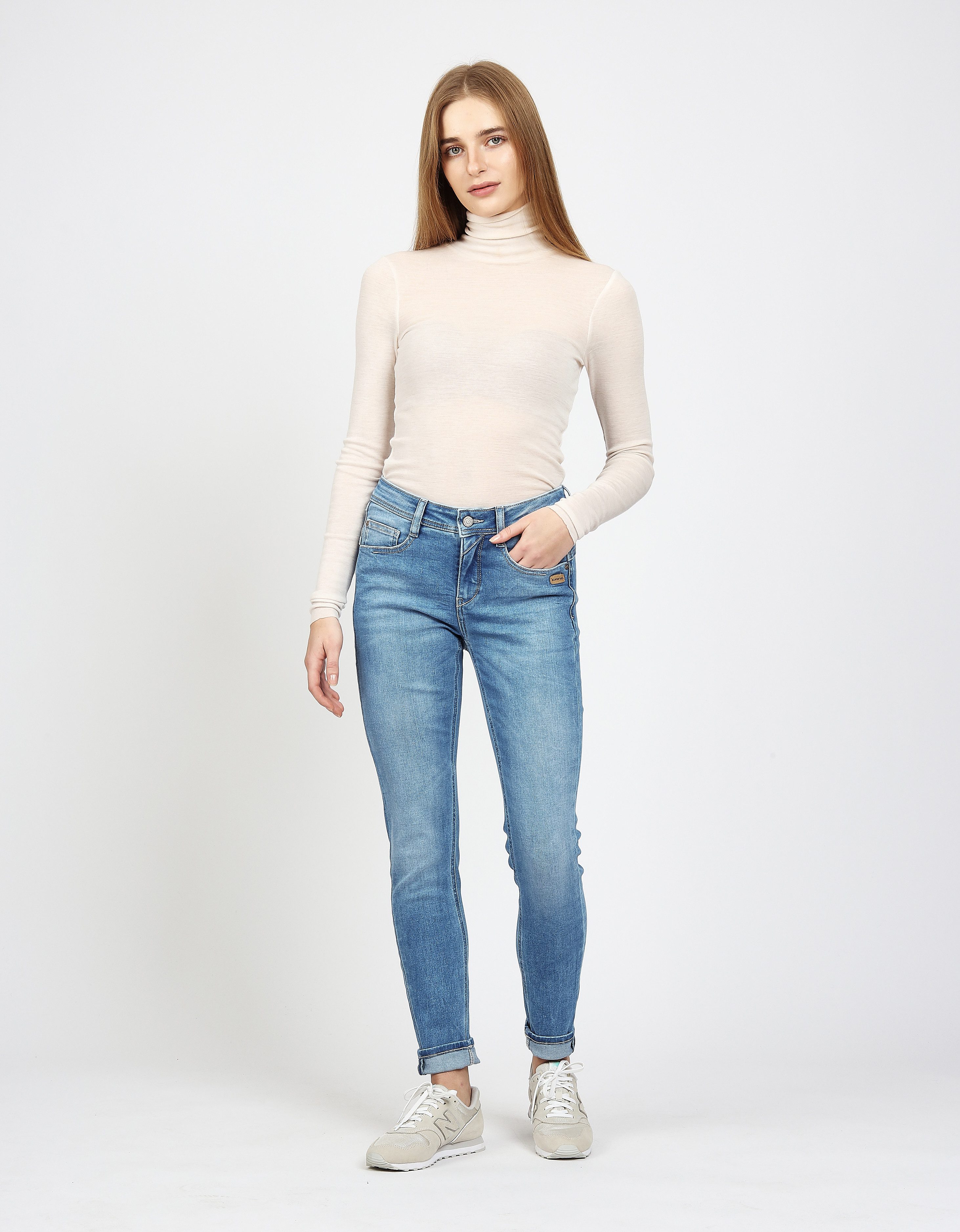 GANG Relax fit jeans 94AMELIE met dubbele rechter achterzak