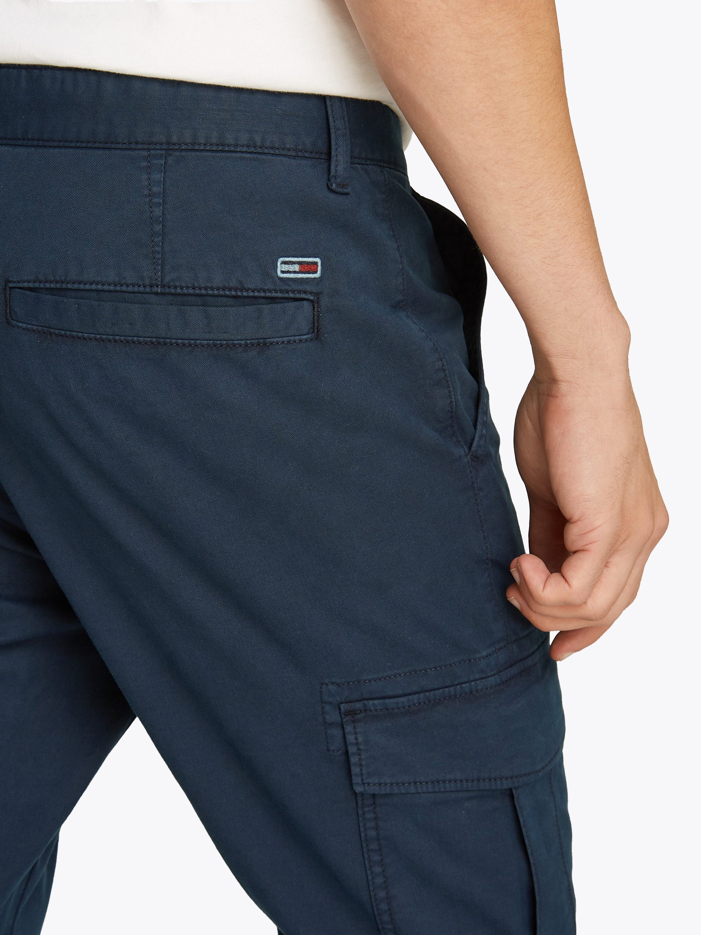 TOMMY JEANS Cargobroek TJM AUSTIN CARGO met geborduurd logo