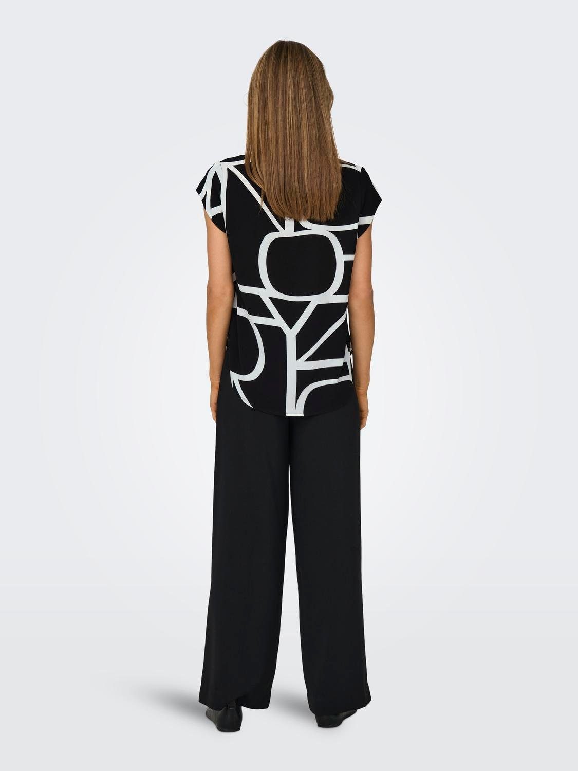 Only Shirtblouse ONLVIC S/S AOP TOP NOOS PTM
