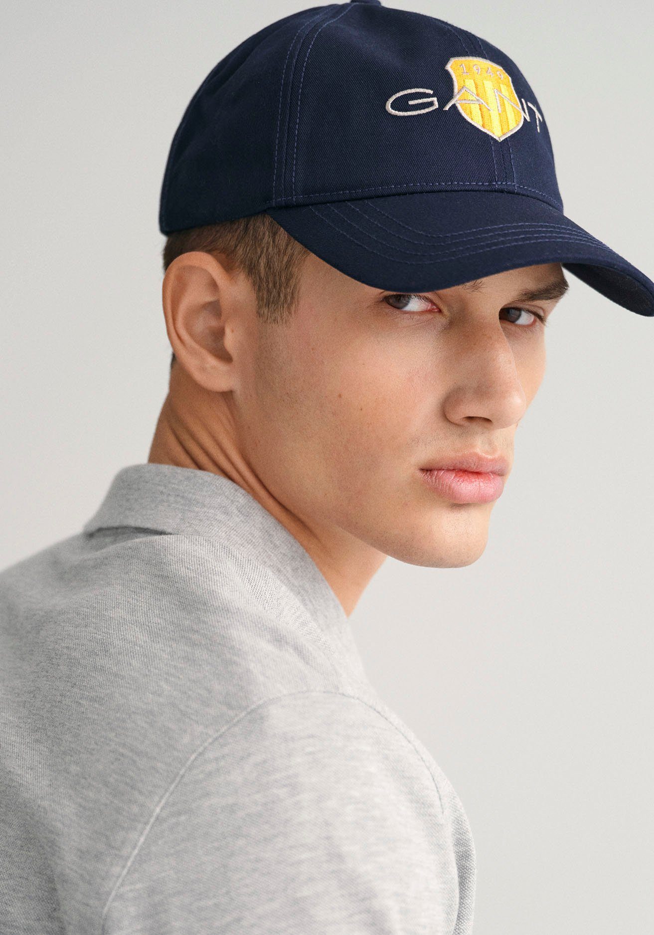 Gant Poloshirt SLIM SHIELD SS PIQUE POLO met logoborduursel op borsthoogte
