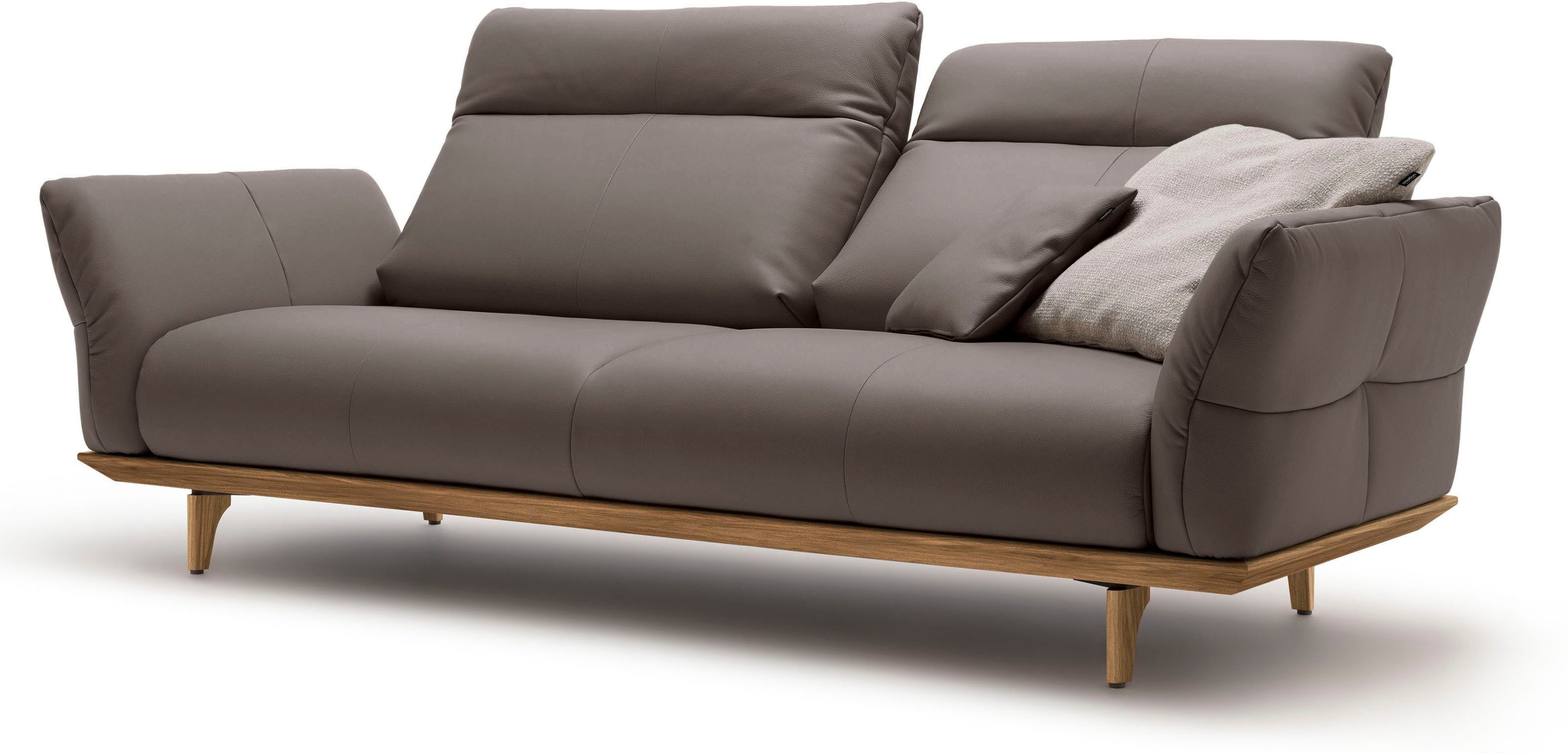 Creation BY ROLF BENZ 3-zitsbank CR.460 Onderstel in walnotenhout, walnotenhouten poten, breedte 208 cm