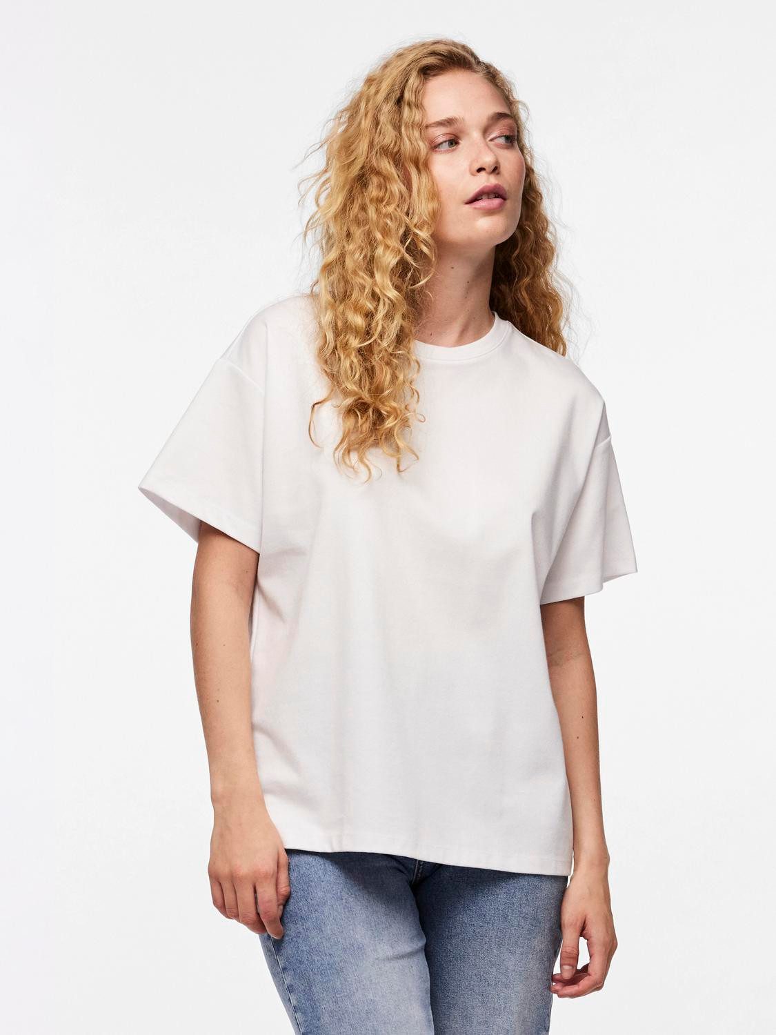 Pieces Shirt met korte mouwen PCSKYLAR SS OVERSIZED TEE NOOS