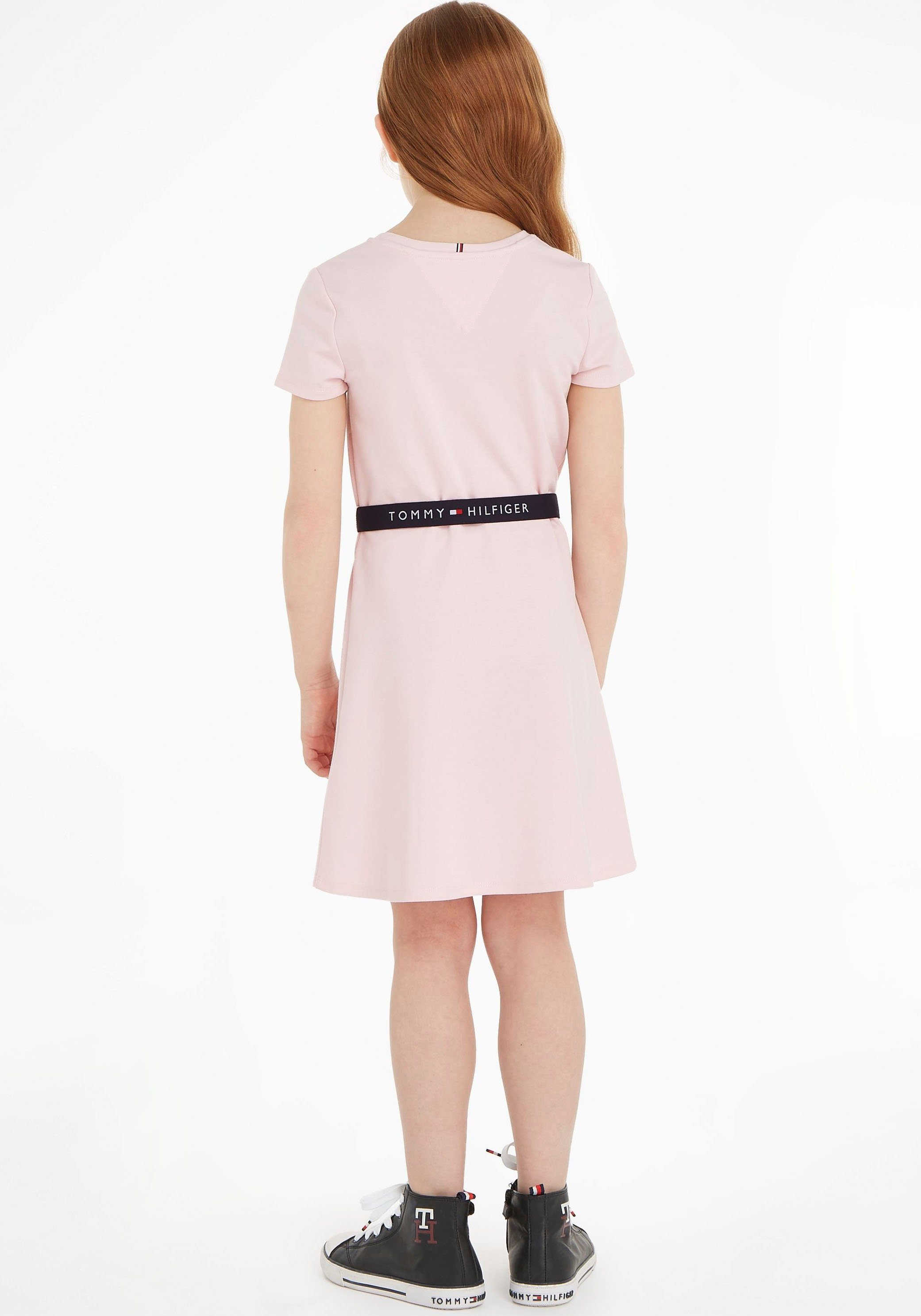 Tommy Hilfiger Jerseyjurk ESSENTIAL SKATER DRESS met merklabel op de tailleband