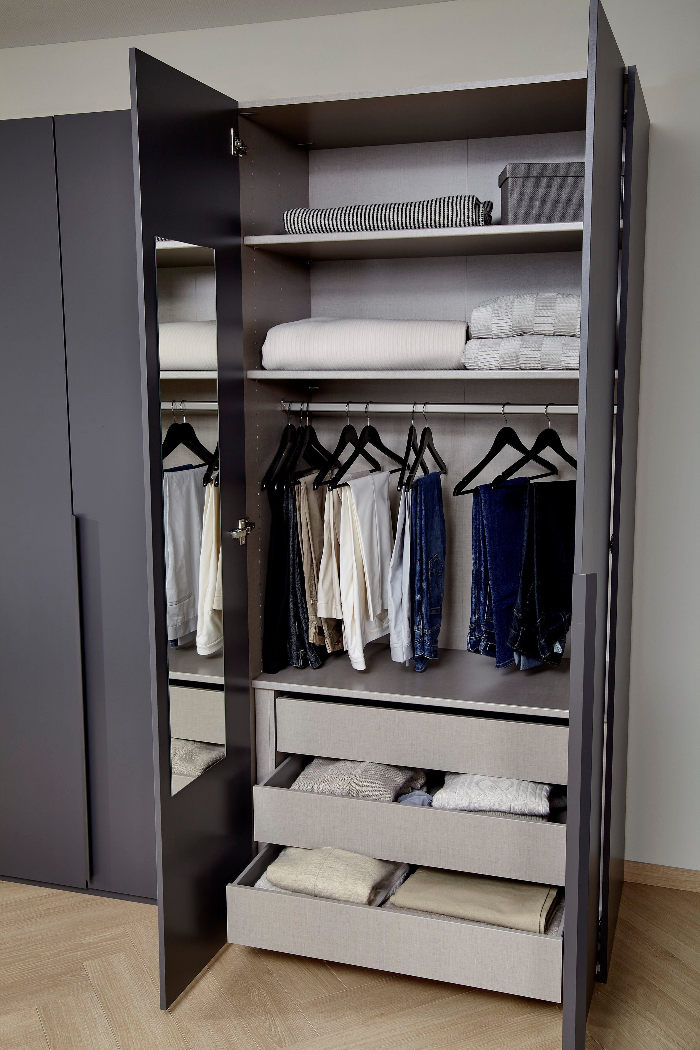 rauch Draaideurkast Kledingkast kast garderobe linnenkast PURISMA in eenvoudige