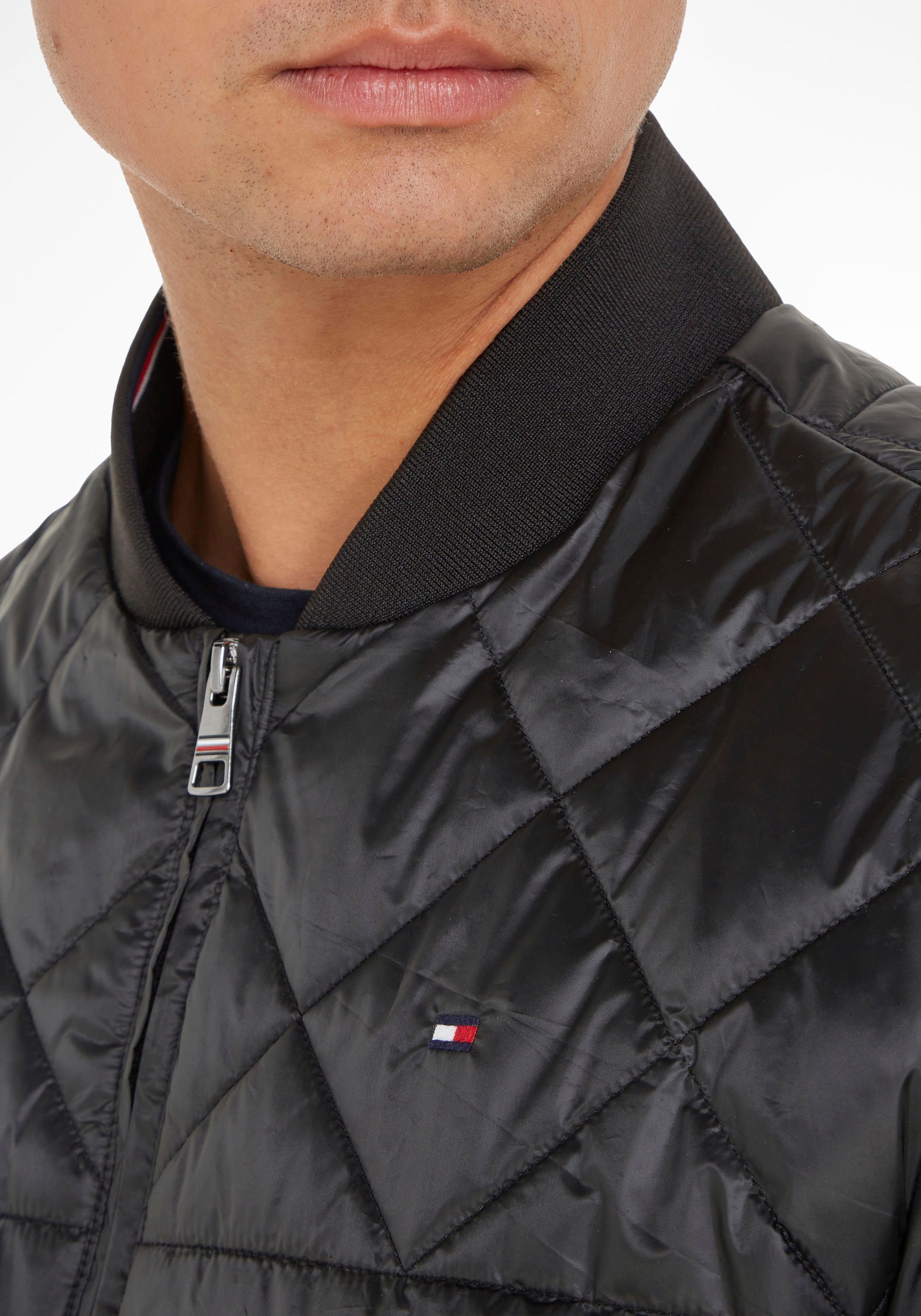 Tommy Hilfiger Bomberjack PACKABLE RECYCLED BOMBER met subtiele kleur-inzetten in labelkleuren