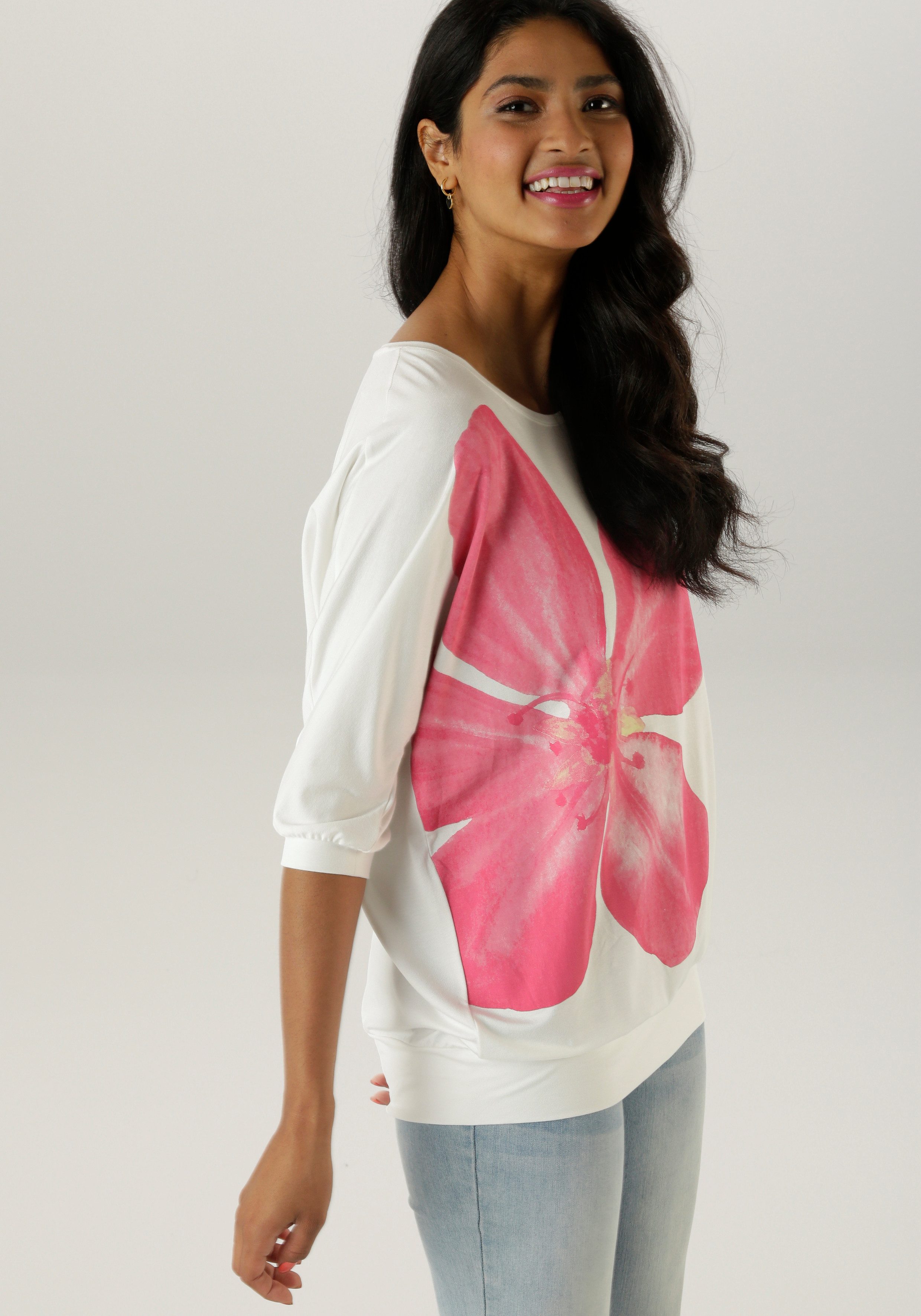 Aniston SELECTED Shirt met vleermuismouwen met grote voorbloemenprint - nieuwe collectie