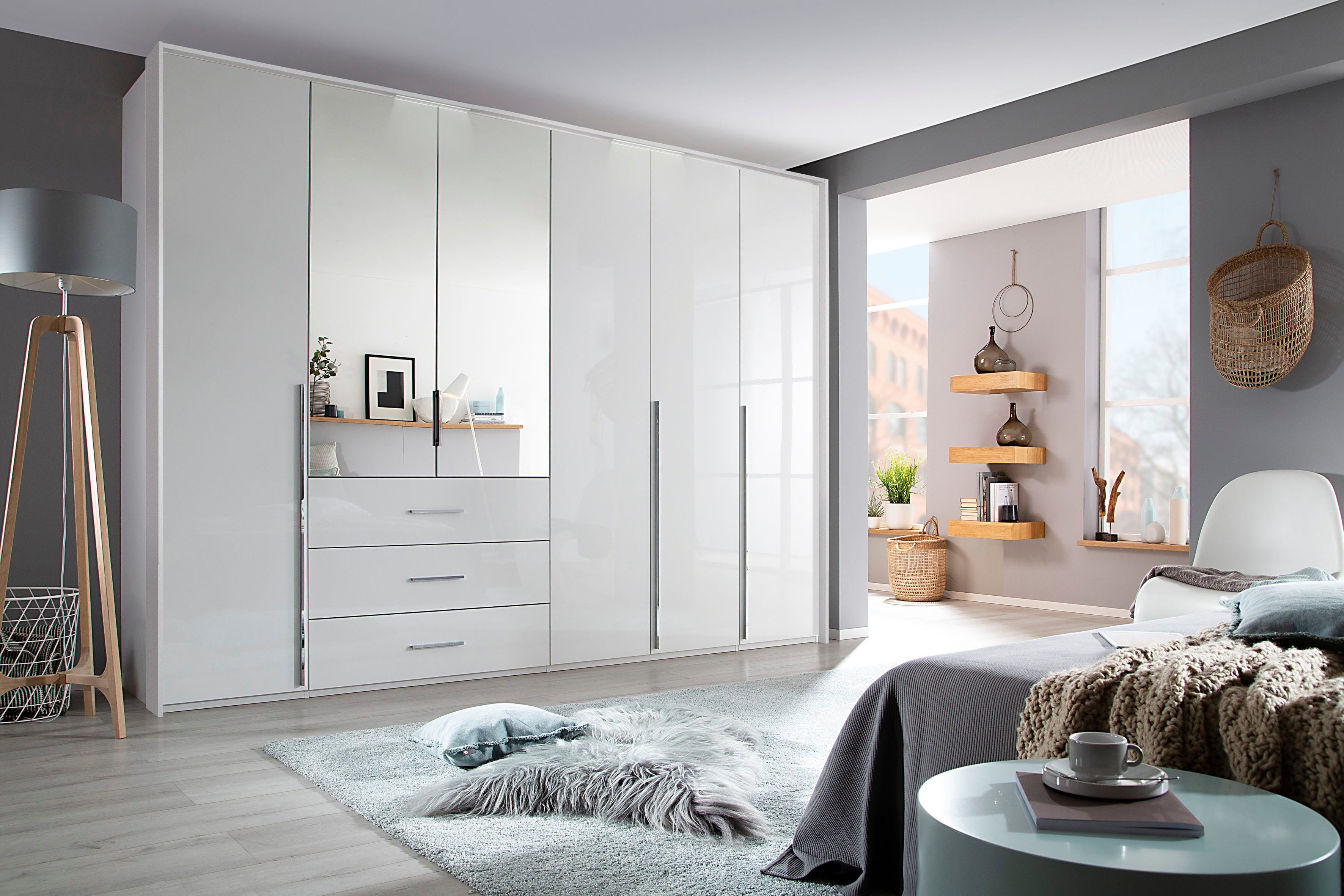 rauch Draaideurkast Montclar Passe-partout optioneel met verlichting, inclusief wasindeling