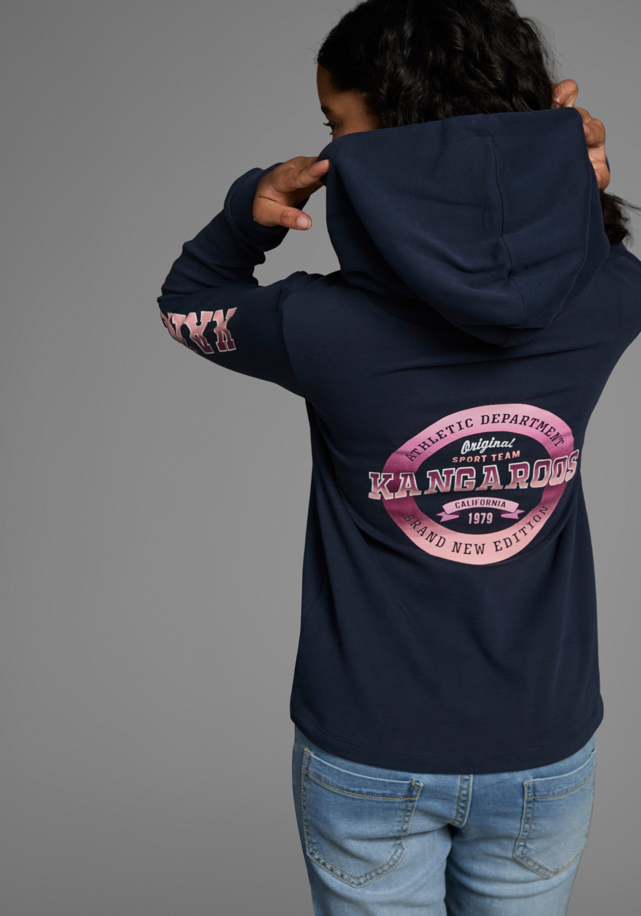 KangaROOS Shirt met lange mouwen Capuchonshirt met mouwprint rechte pasvorm, bedrukt ontwerp, met capuchon, van 100% katoen