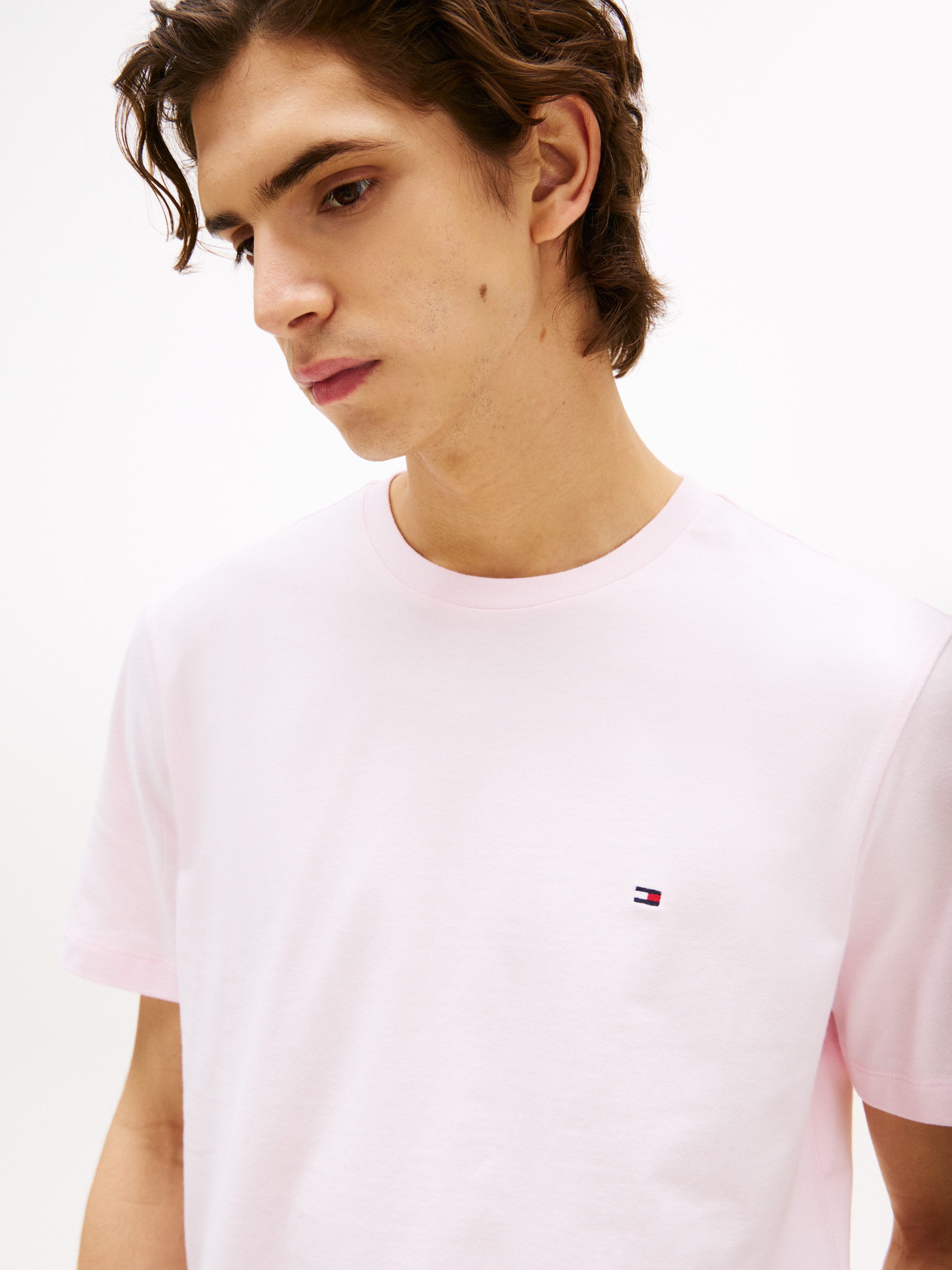 Tommy Hilfiger T-shirt ESSENTIAL REG FIT SOLID TEE met borduursel en ronde hals