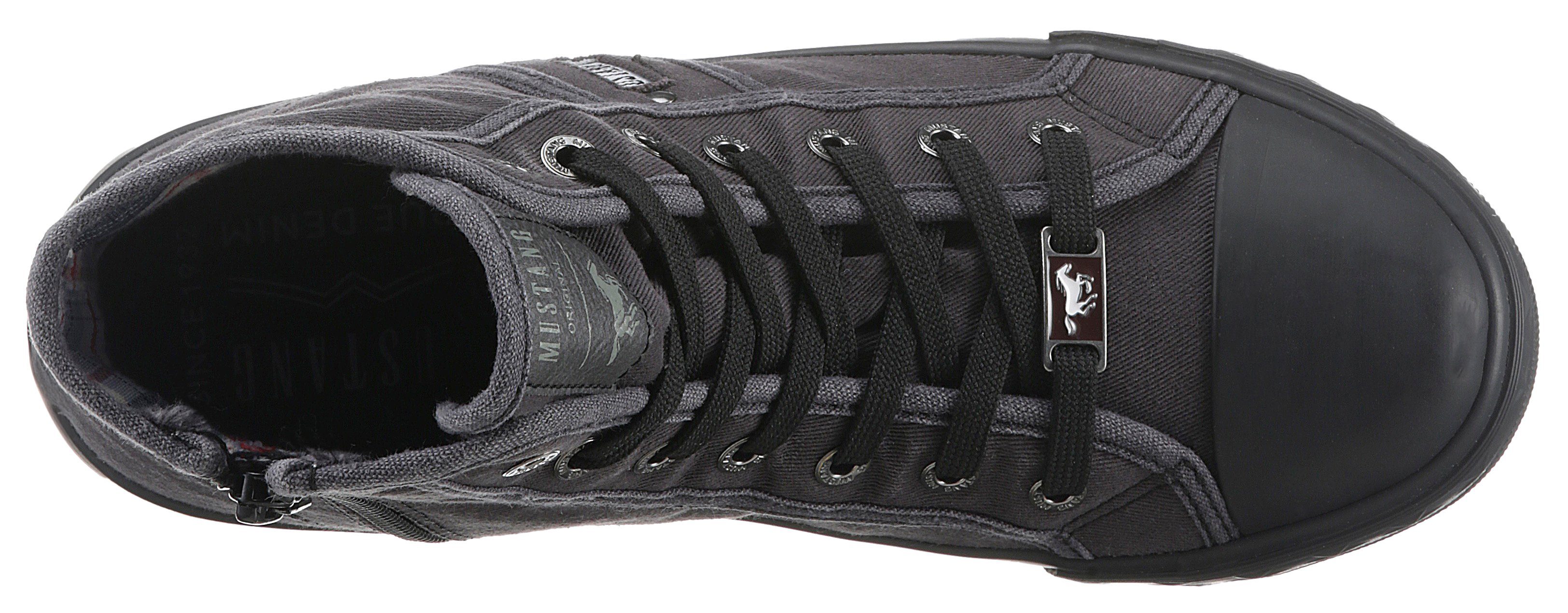 Mustang Shoes Sneakers high top-sneaker, veterschoen met label in de loopzool