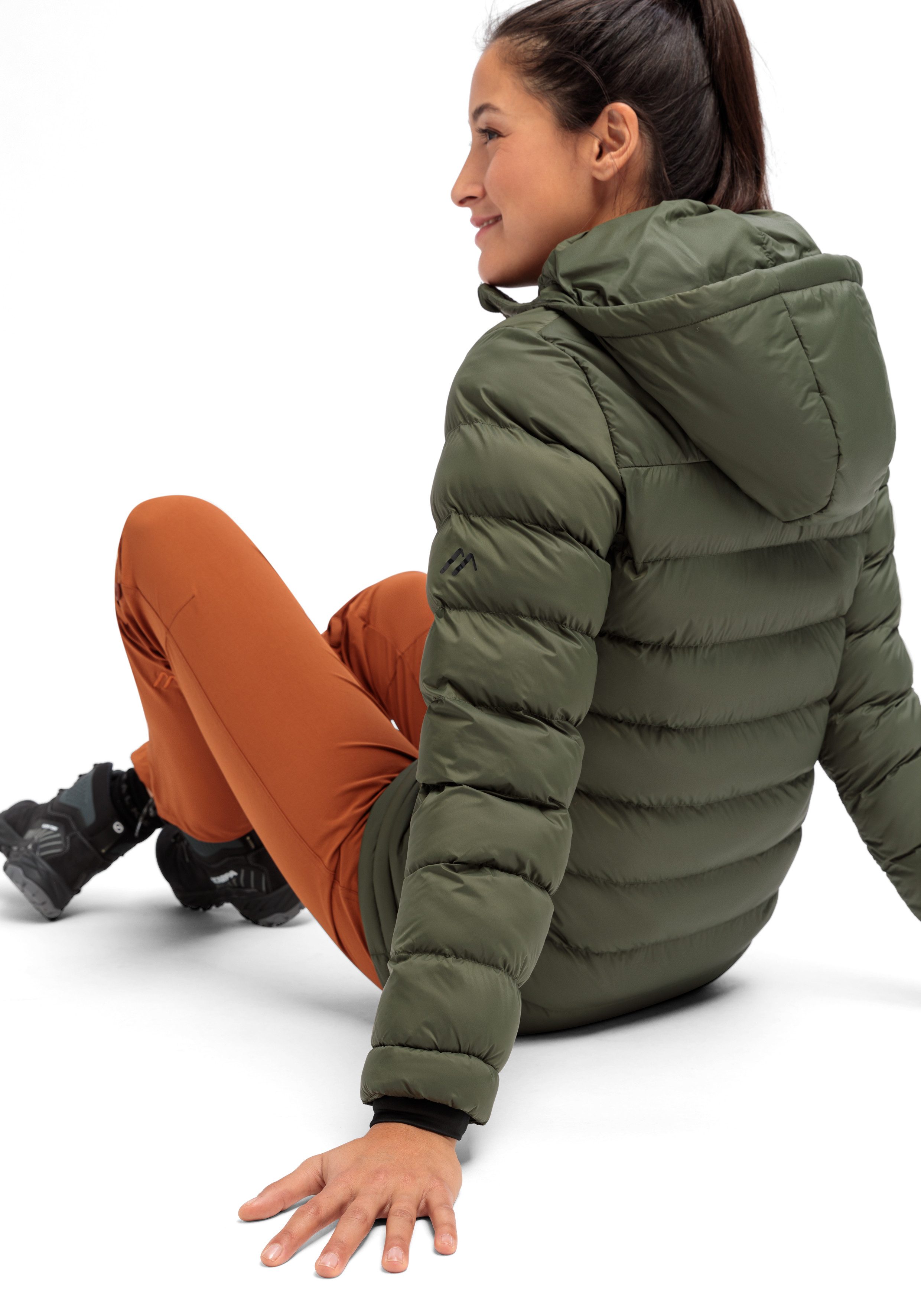 Maier Sports Functionele jas Lomnica Coat W Dames mantel, licht Primaloft materiaal, 3 ritszakken en capuchon