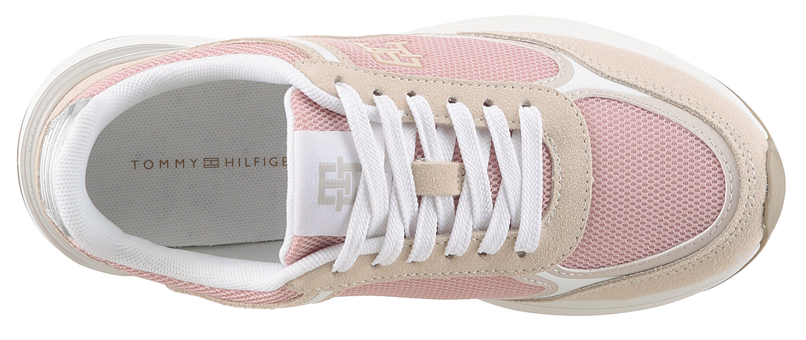 Tommy Hilfiger Sneakers met sleehak CASUAL FASHION RUNNER MIX vrijetijdsschoen lage schoen veterschoen in contrast-look