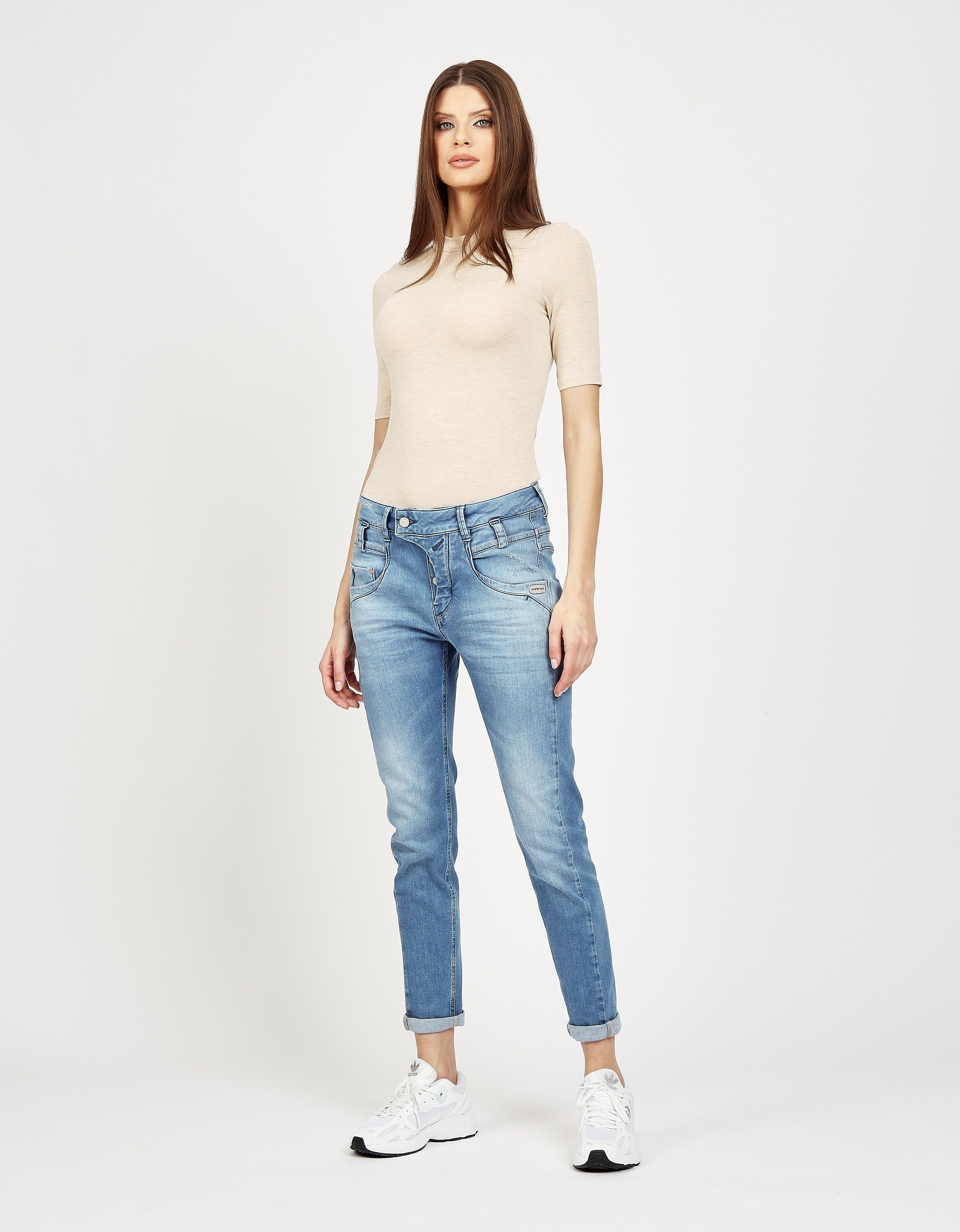 GANG Slim fit jeans 94Marge met bijzondere 4-knoopssluiting