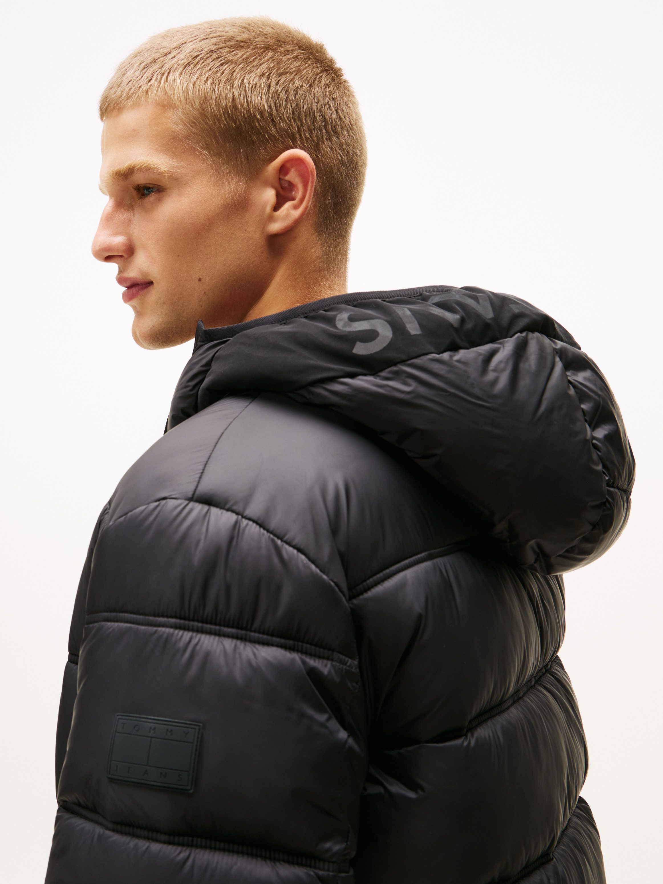 TOMMY JEANS Gewatteerde jas HOODED LOGO PUFFER