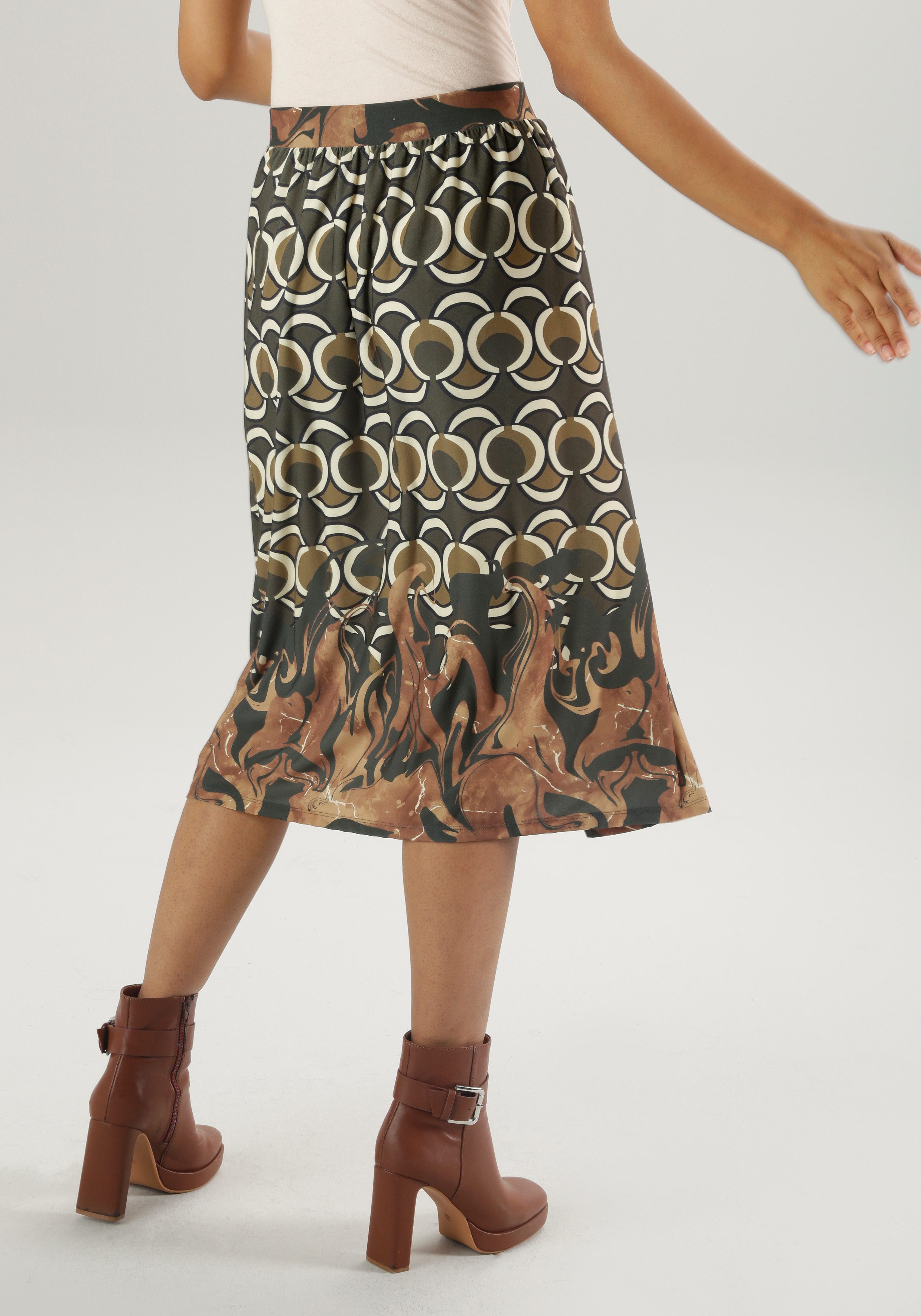 Aniston SELECTED Midirok in uni zwart of met nostalgische print