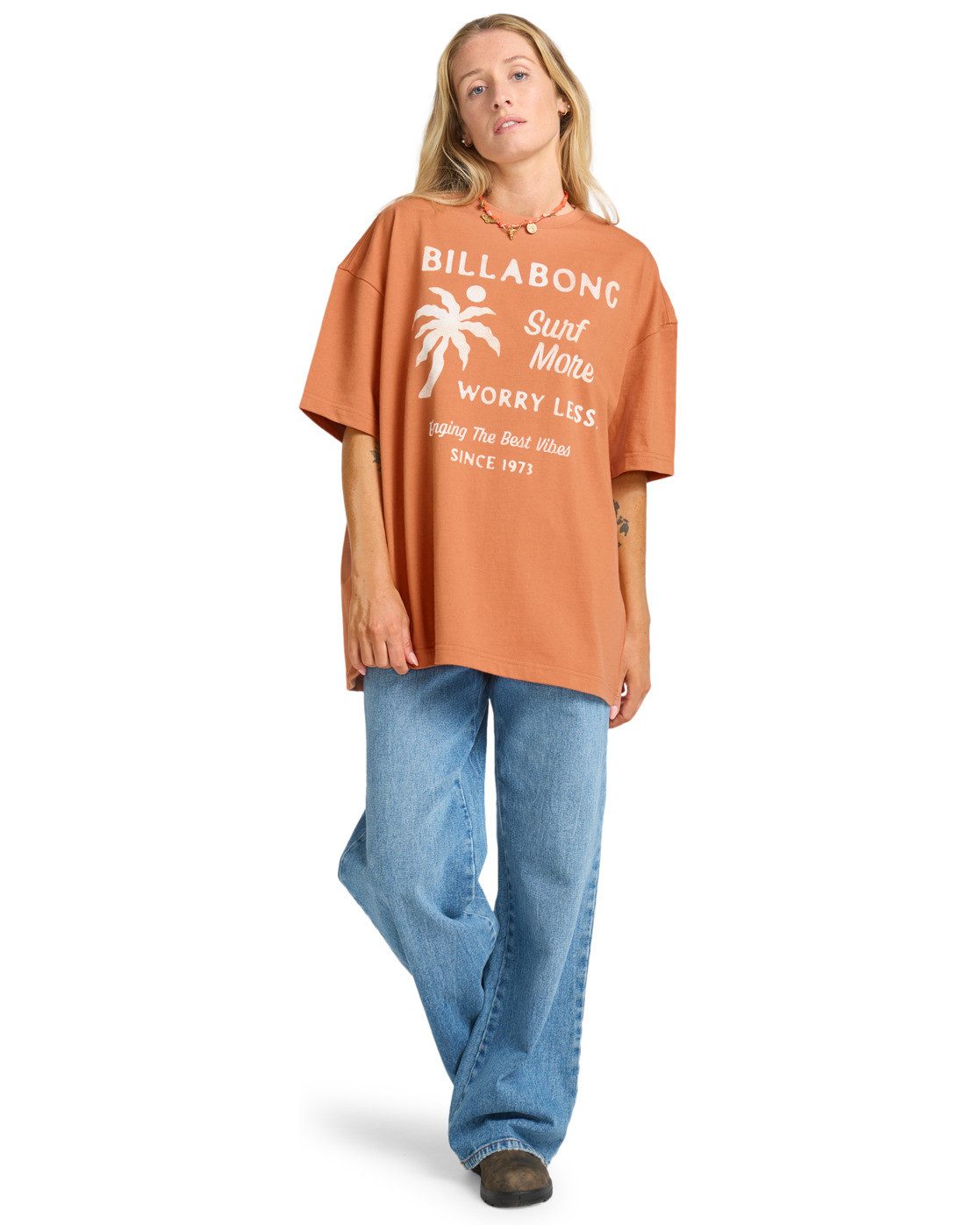 Billabong T-shirt Jumps In Water